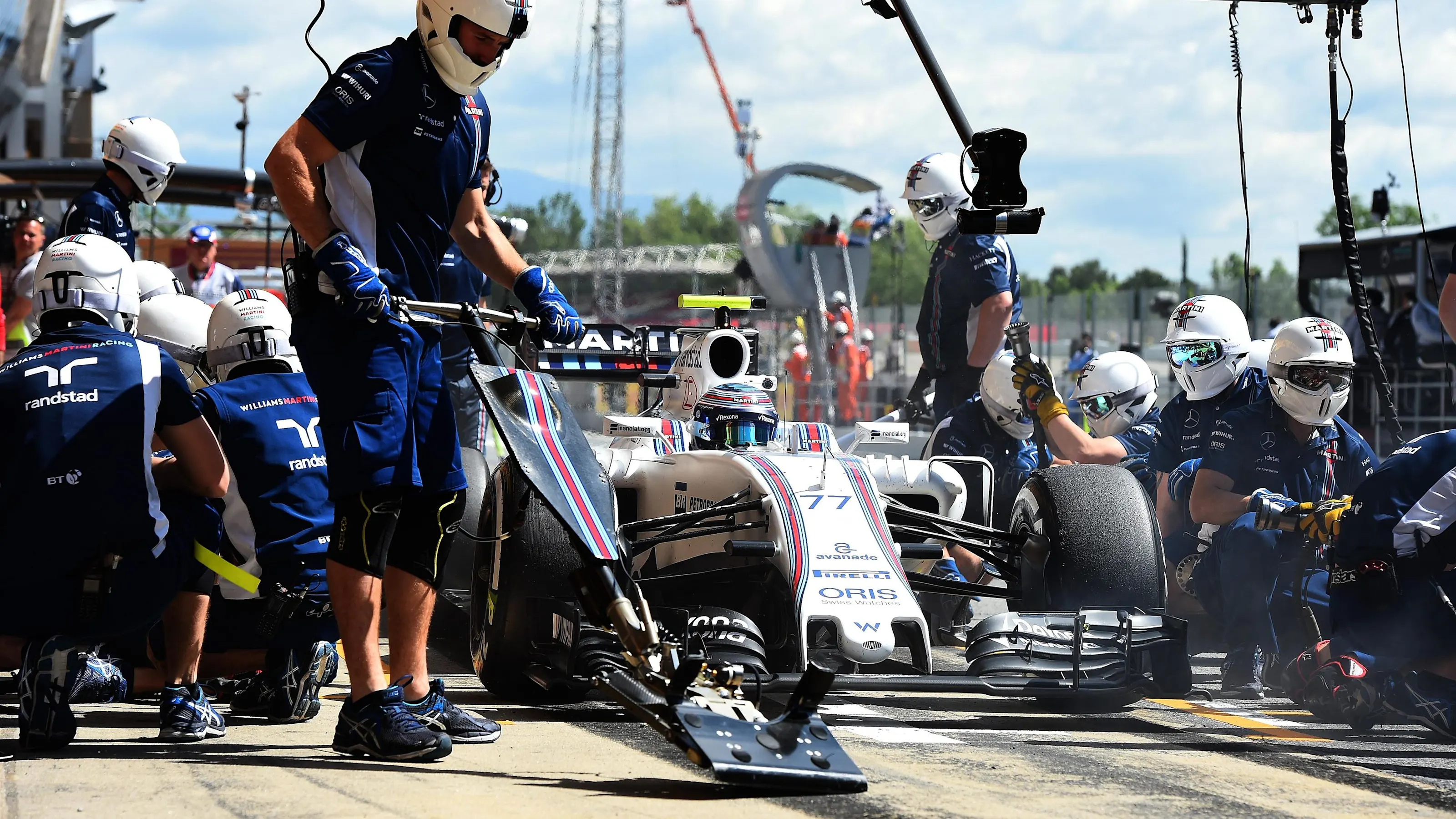 Valtteri Bottas (FIN) Williams FW38 pit stop at Formula One World Championship, Rd5, Spanish Grand