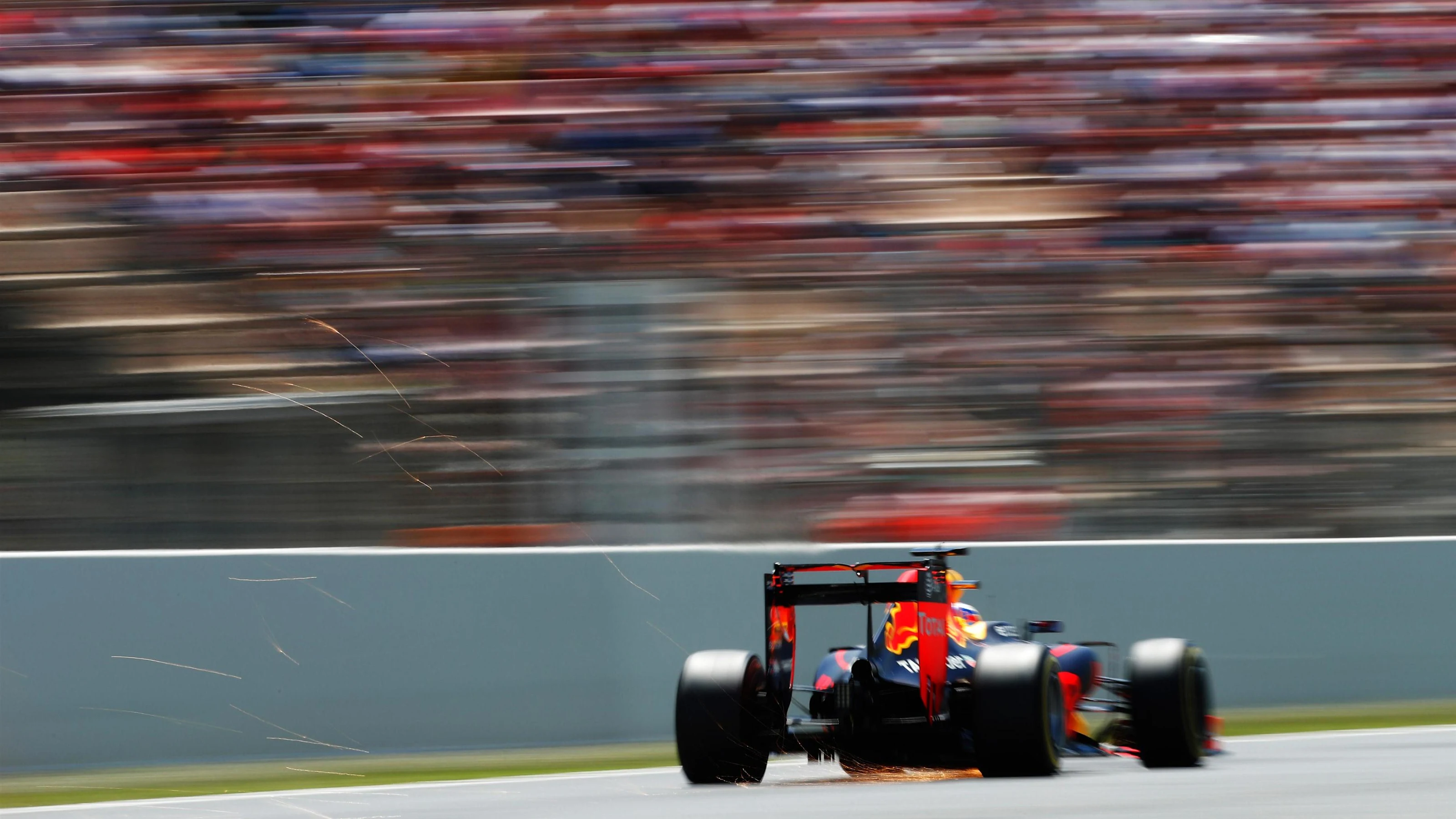 Daniel Ricciardo (AUS) Red Bull Racing RB12 at Formula One World Championship, Rd5, Spanish Grand