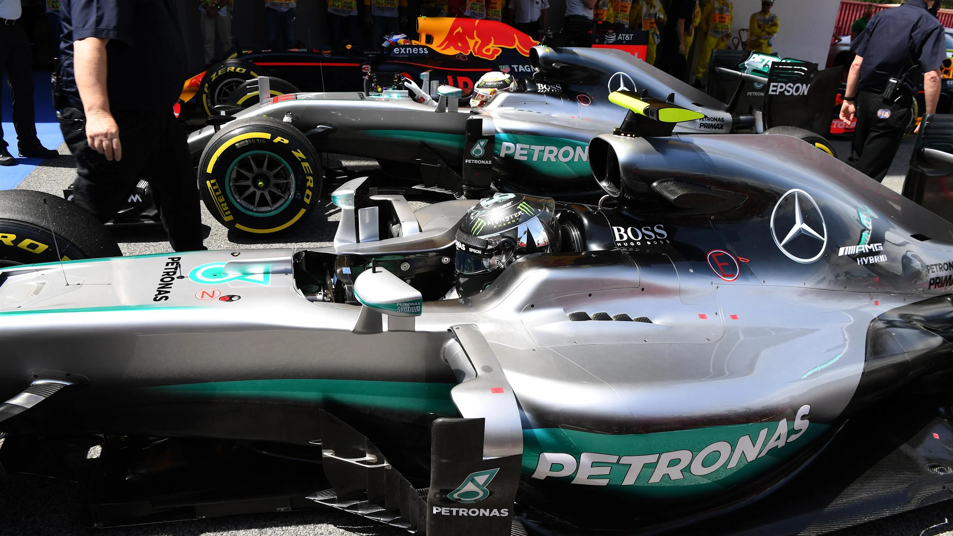 Nico Rosberg (GER) Mercedes-Benz F1 W07 Hybrid in parc ferme at Formula One World Championship,