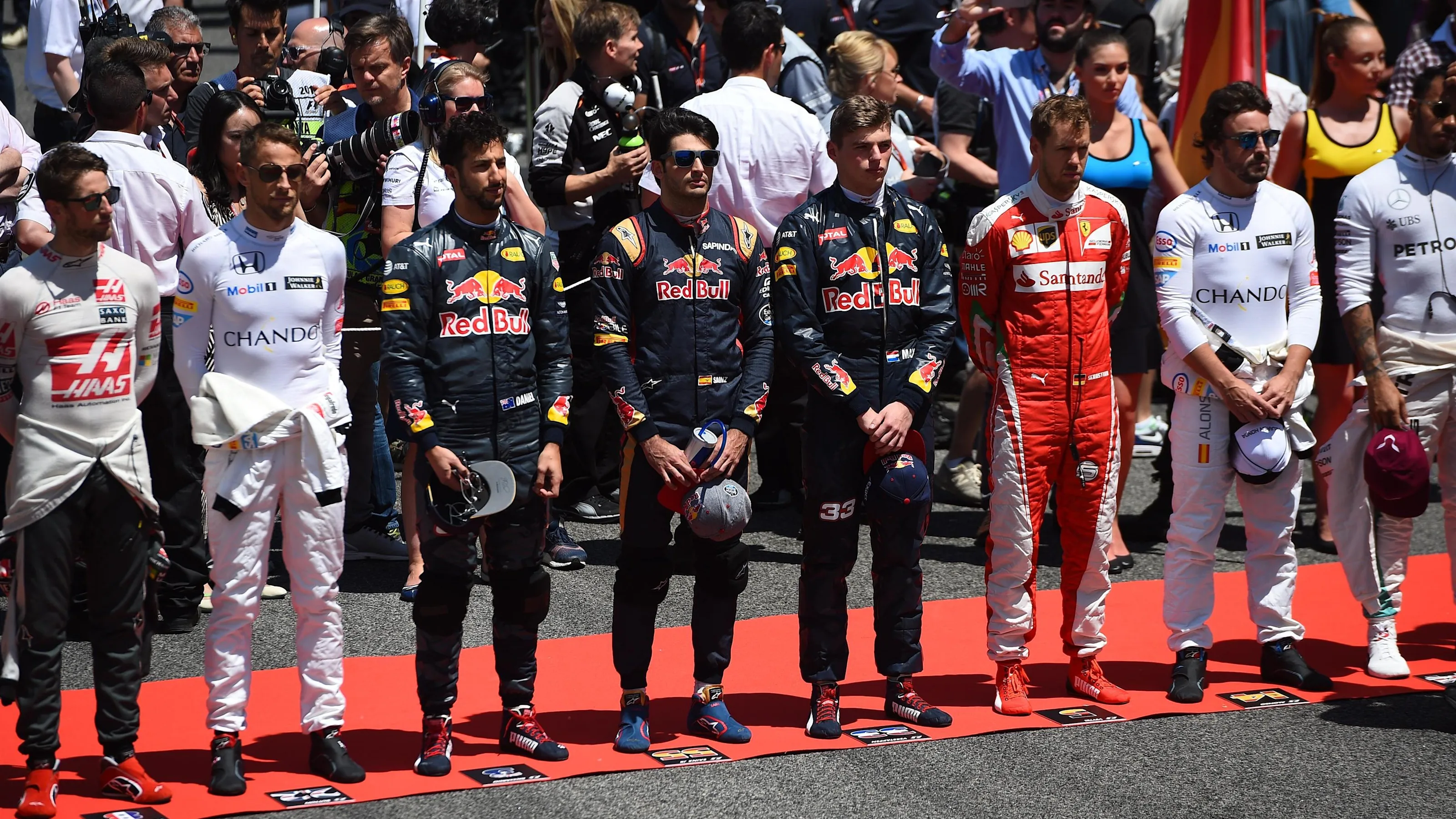 Drivers observe the National Anthem on the grid at Formula One World Championship, Rd5, Spanish