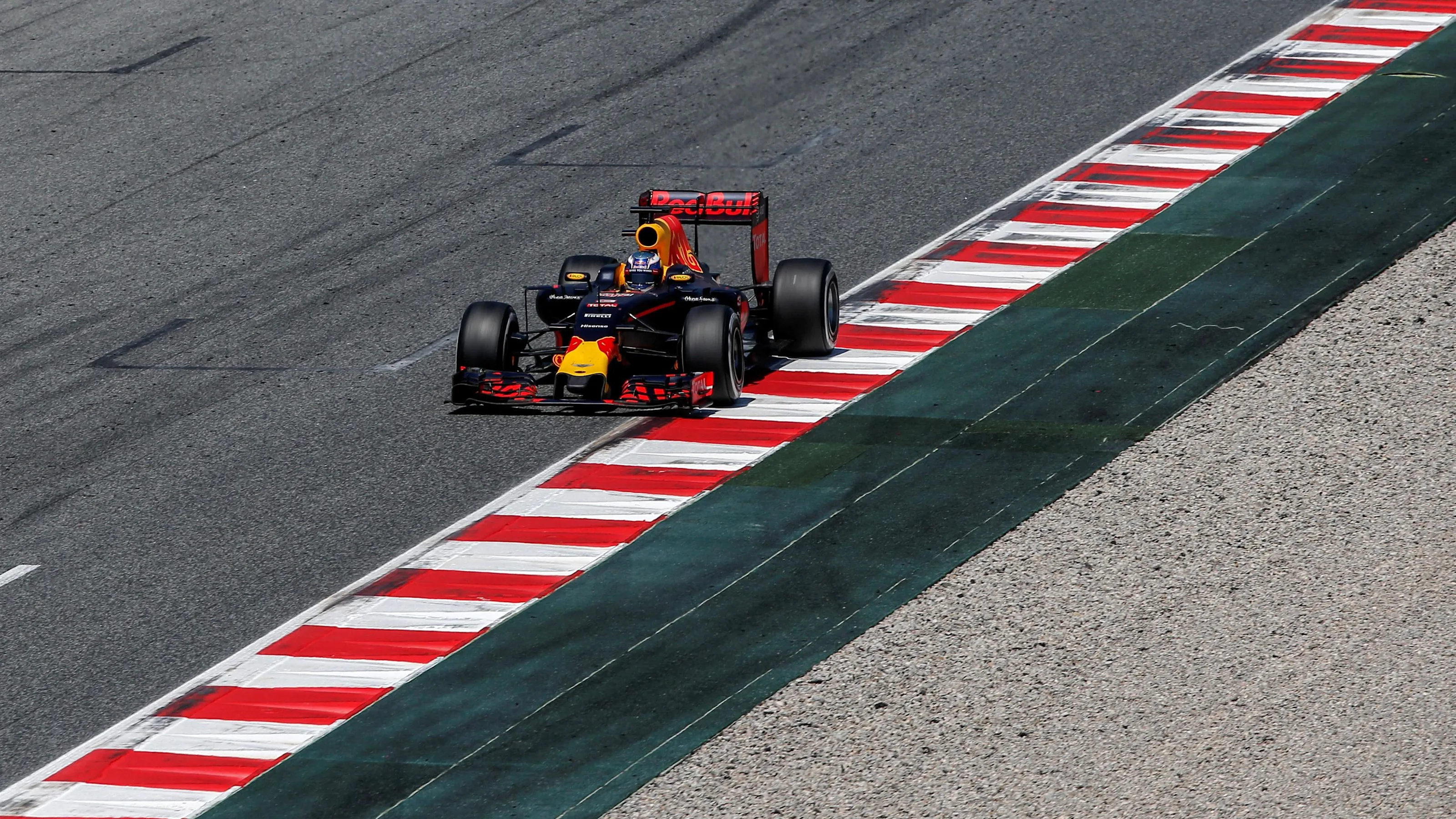 Daniel Ricciardo (AUS) Red Bull Racing RB12 at Formula One World Championship, Rd5, Spanish Grand