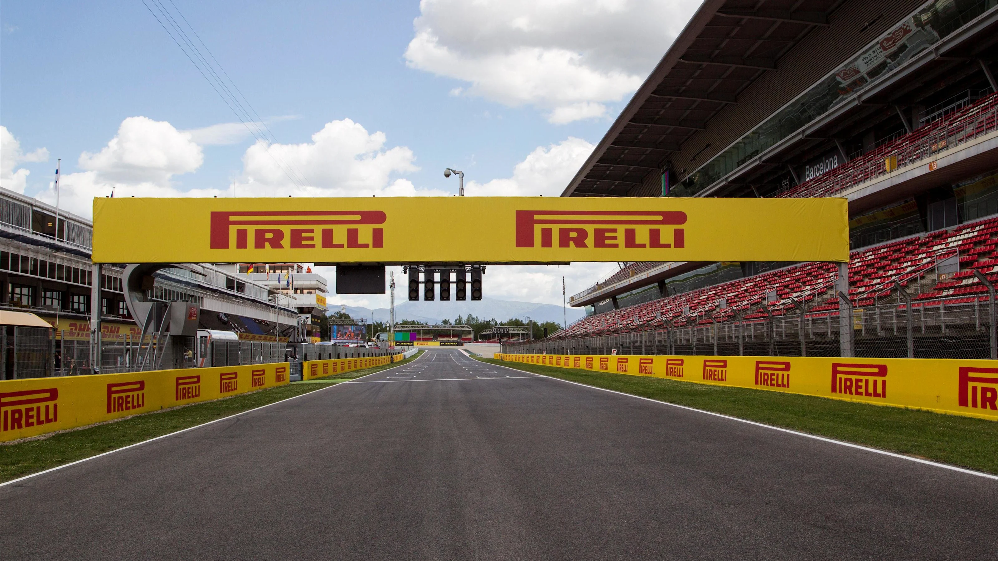Track view / main straight at Formula One World Championship, Rd5, Spanish Grand Prix,