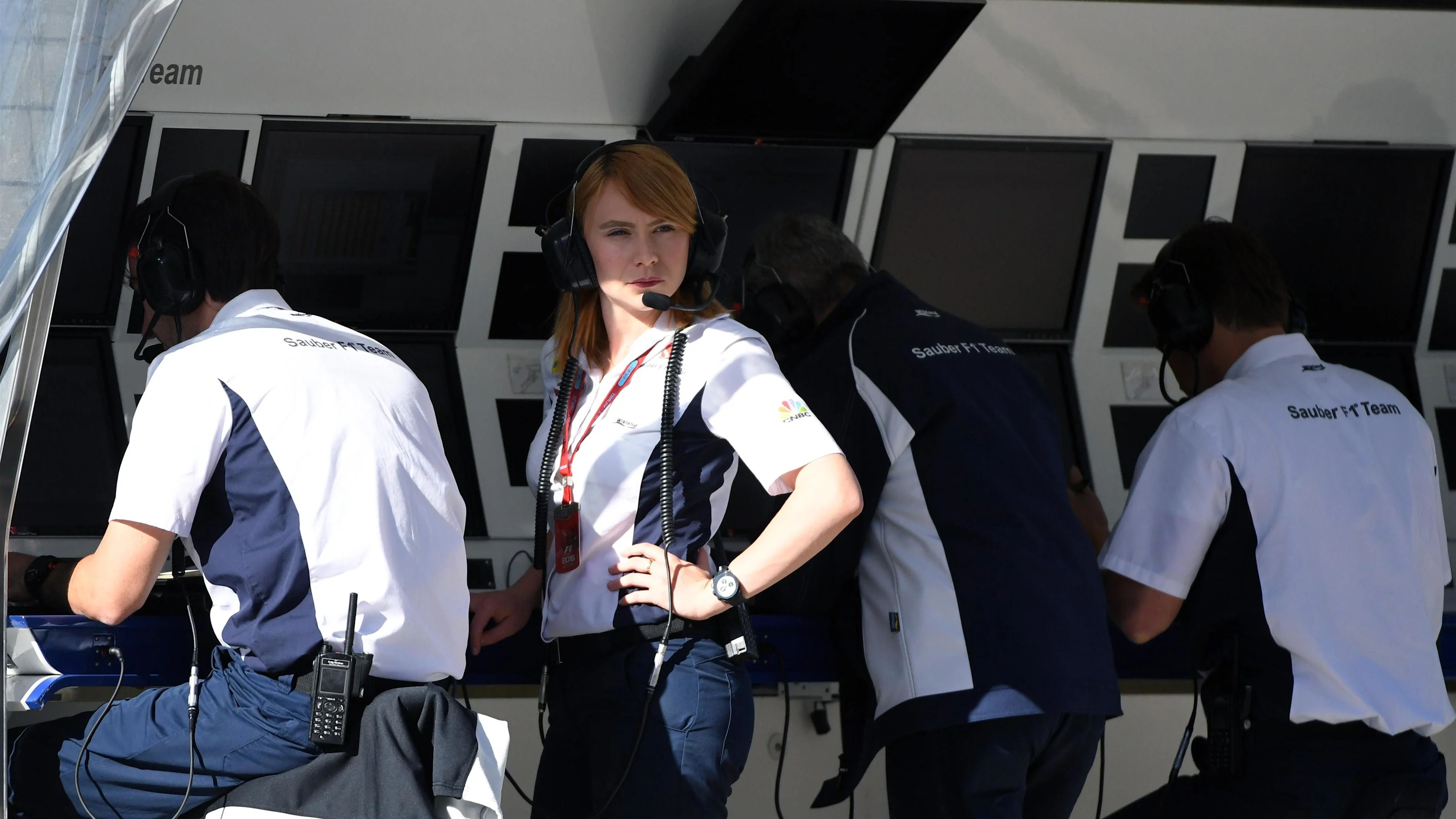 Sauber engineers in the Pitwall gantry at Formula One World Championship, Rd18, United States Grand