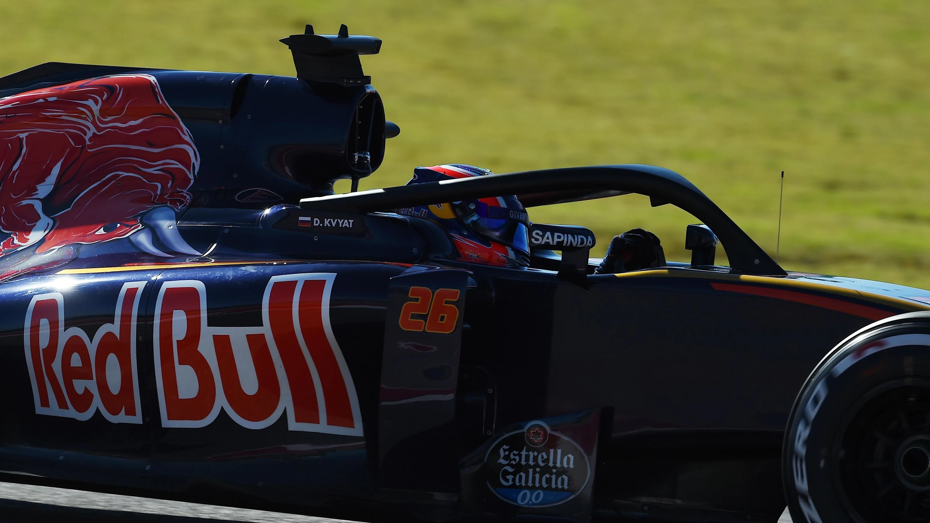 Daniil Kvyat (RUS) Scuderia Toro Rosso STR11 with halo at Formula One World Championship, Rd18,