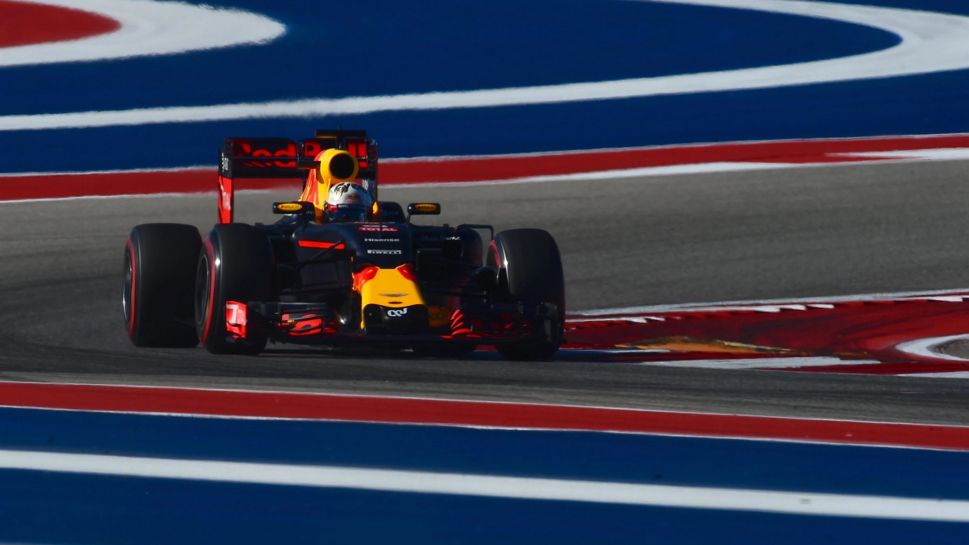 Daniel Ricciardo (AUS) Red Bull Racing RB12 at Formula One World Championship, Rd18, United States