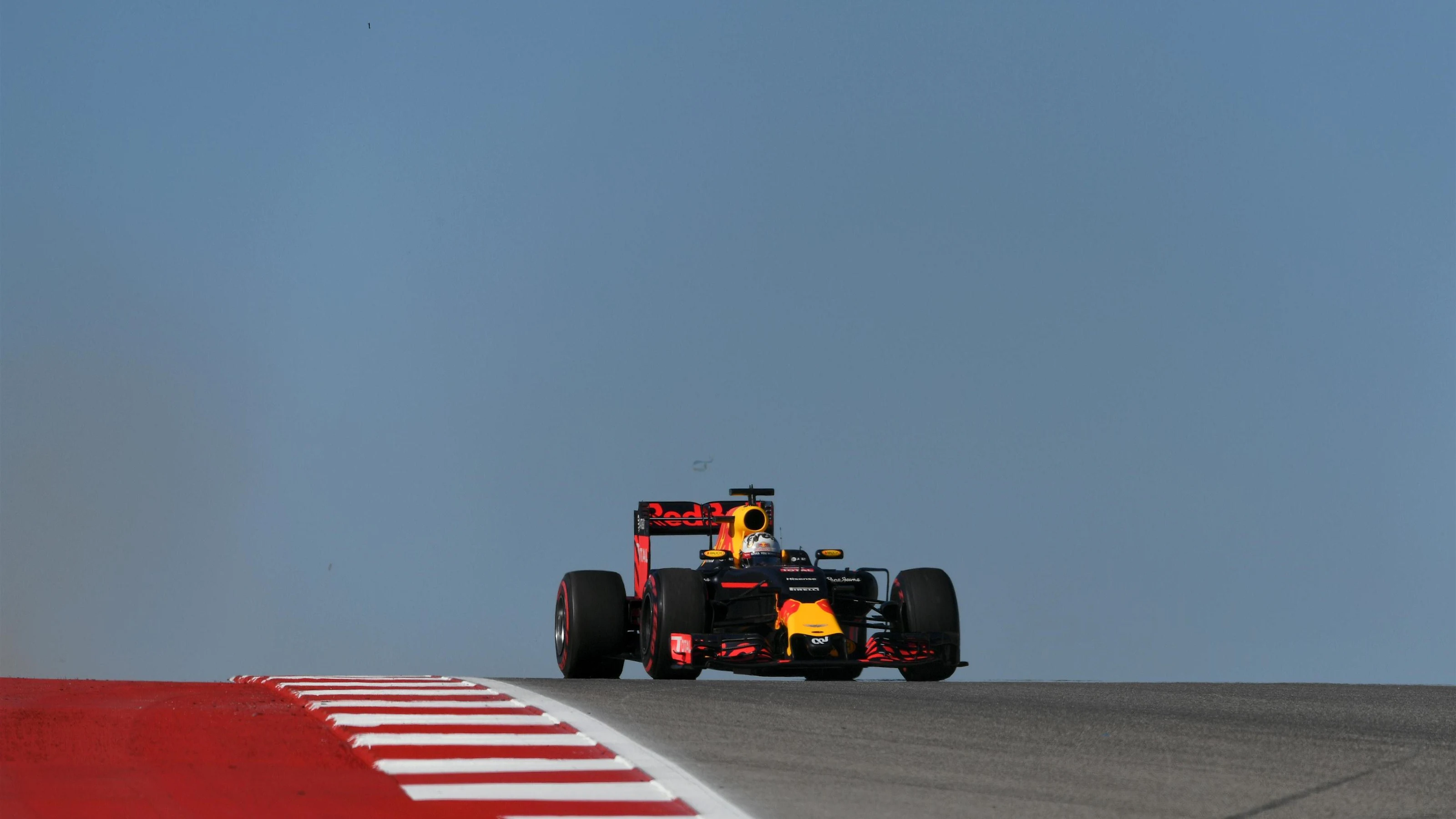Daniel Ricciardo (AUS) Red Bull Racing RB12 at Formula One World Championship, Rd18, United States