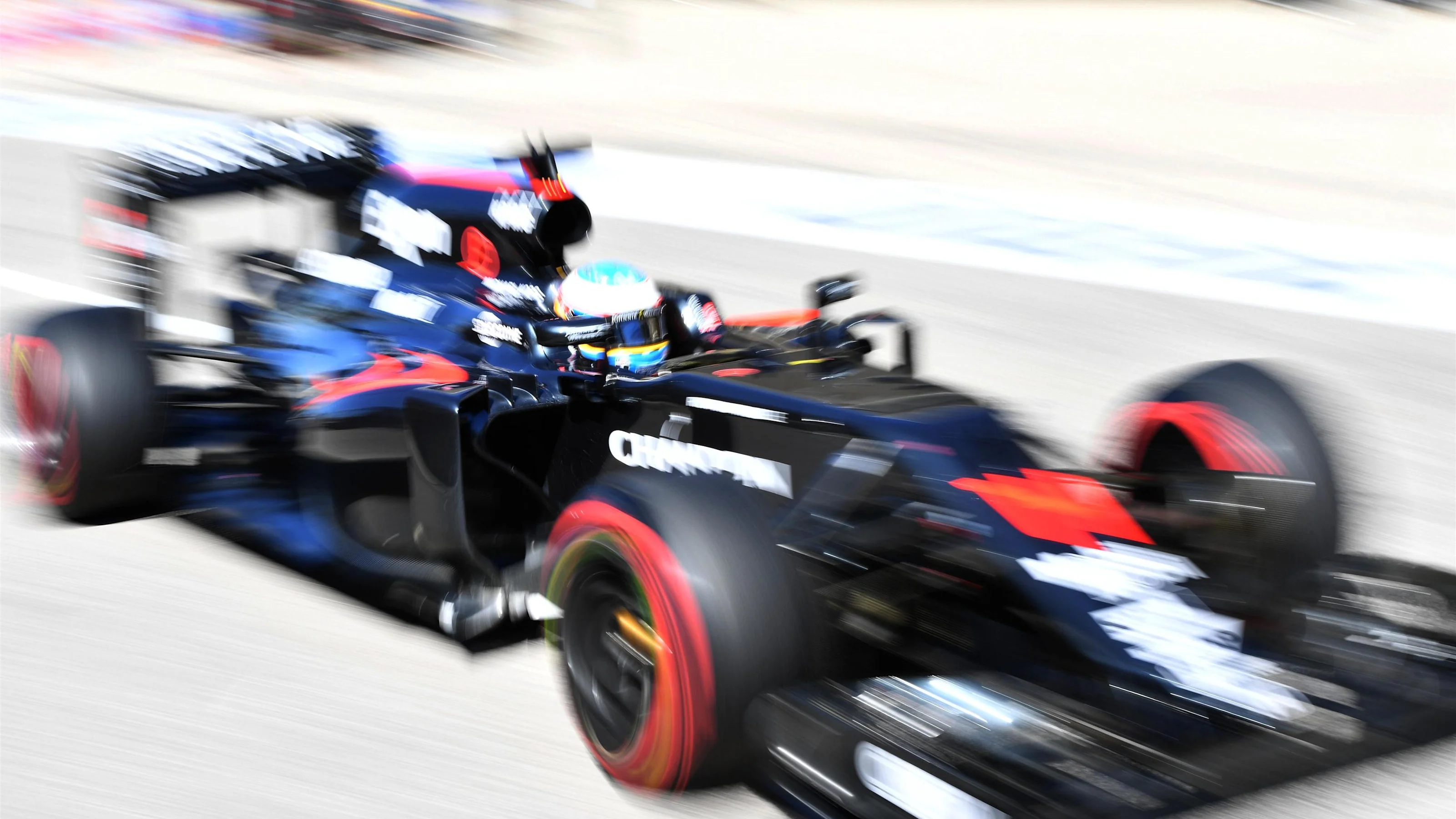Fernando Alonso (ESP) McLaren MP4-31 at Formula One World Championship, Rd18, United States Grand