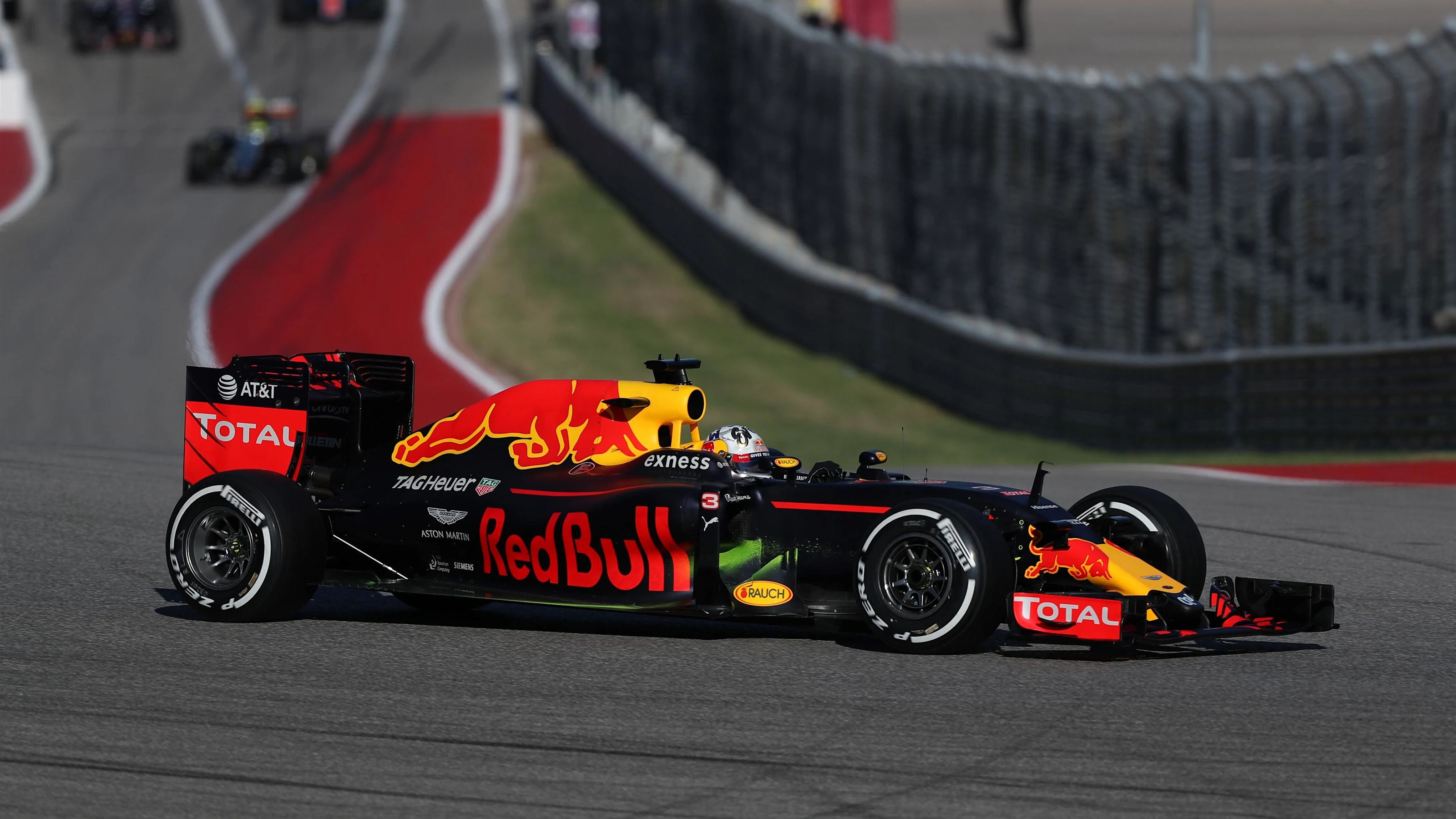 Daniel Ricciardo (AUS) Red Bull Racing RB12 at Formula One World Championship, Rd18, United States
