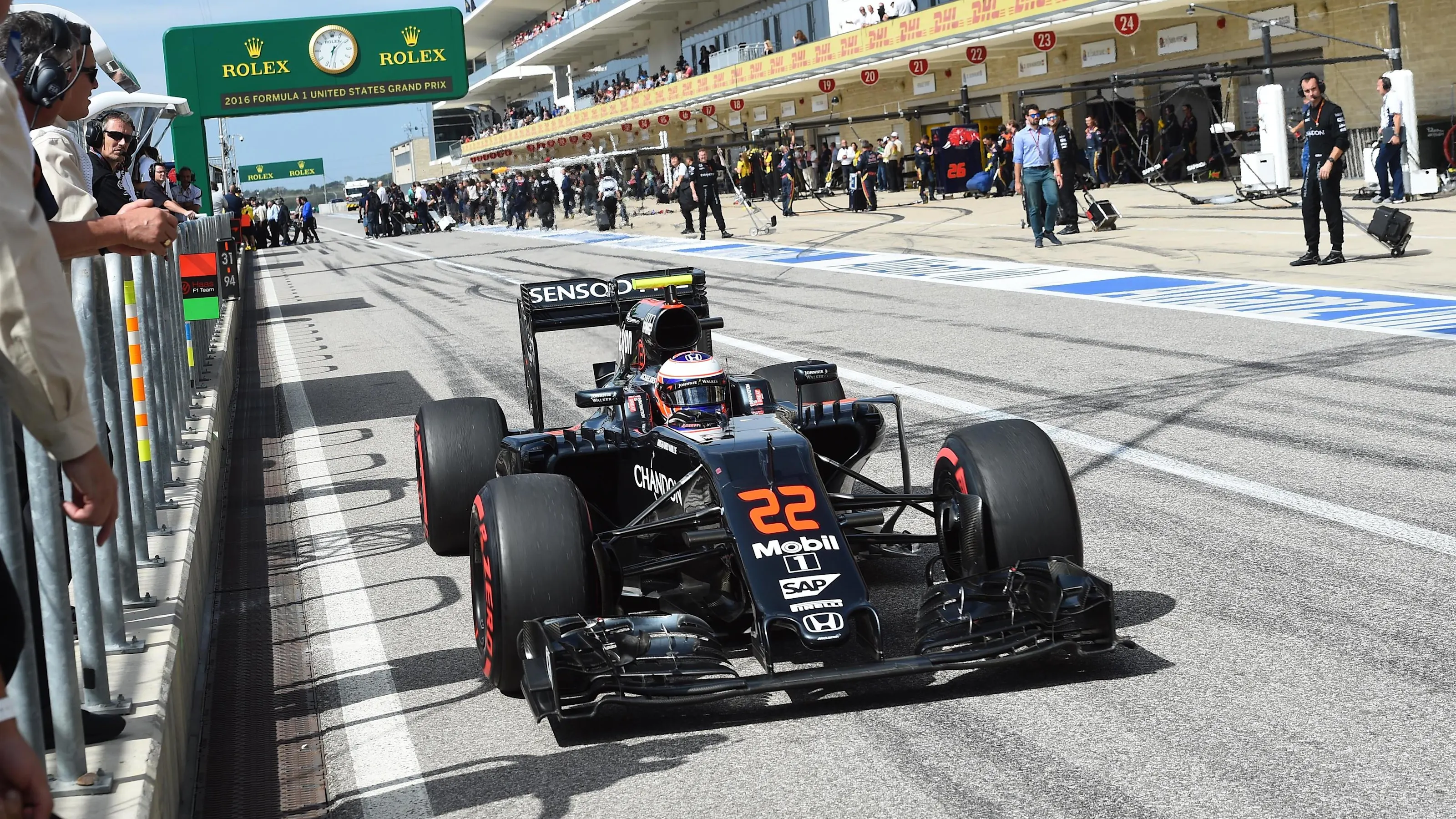 Jenson Button (GBR) McLaren MP4-31 at Formula One World Championship, Rd18, United States Grand