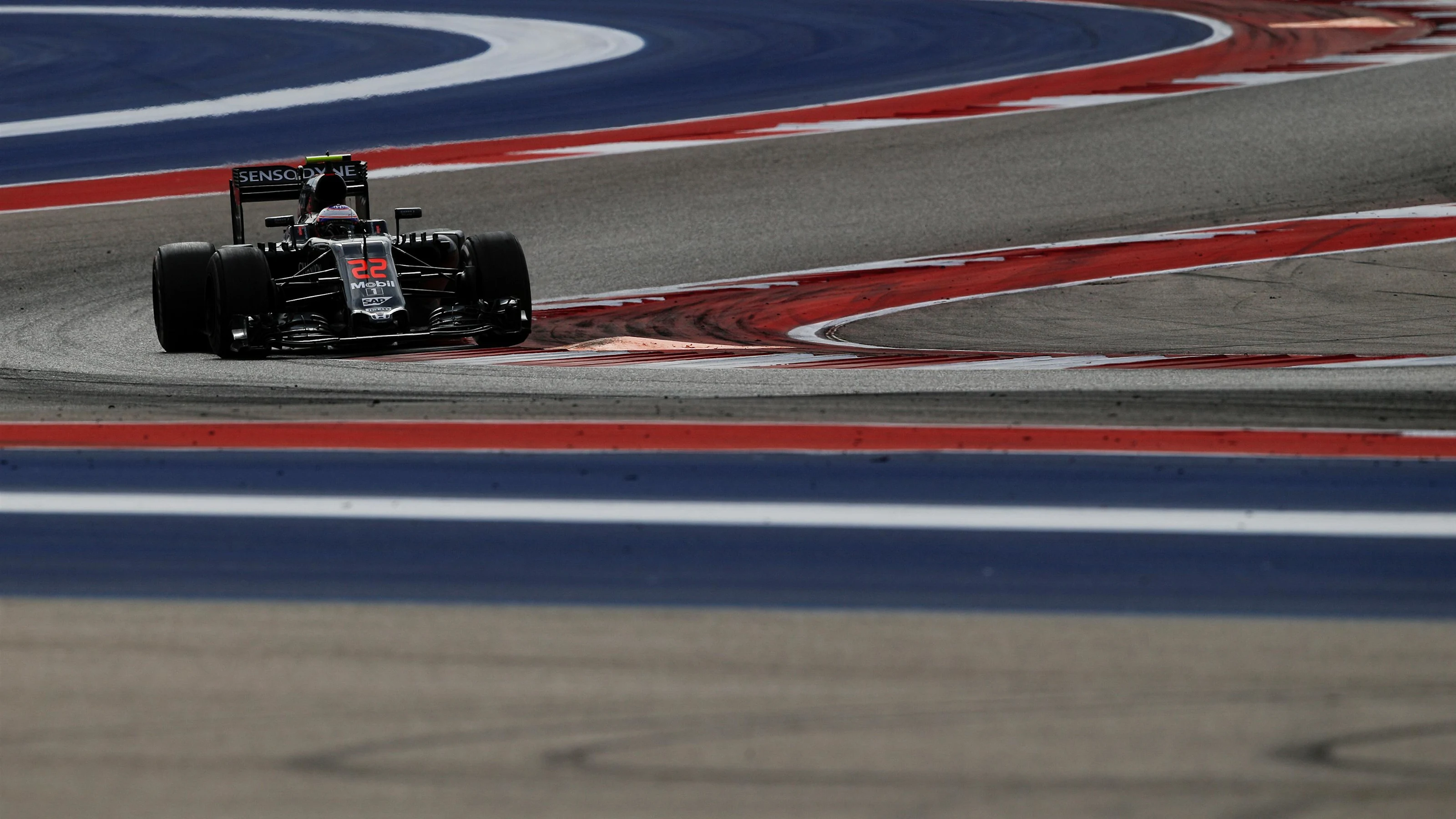 Jenson Button (GBR) McLaren MP4-31 at Formula One World Championship, Rd18, United States Grand