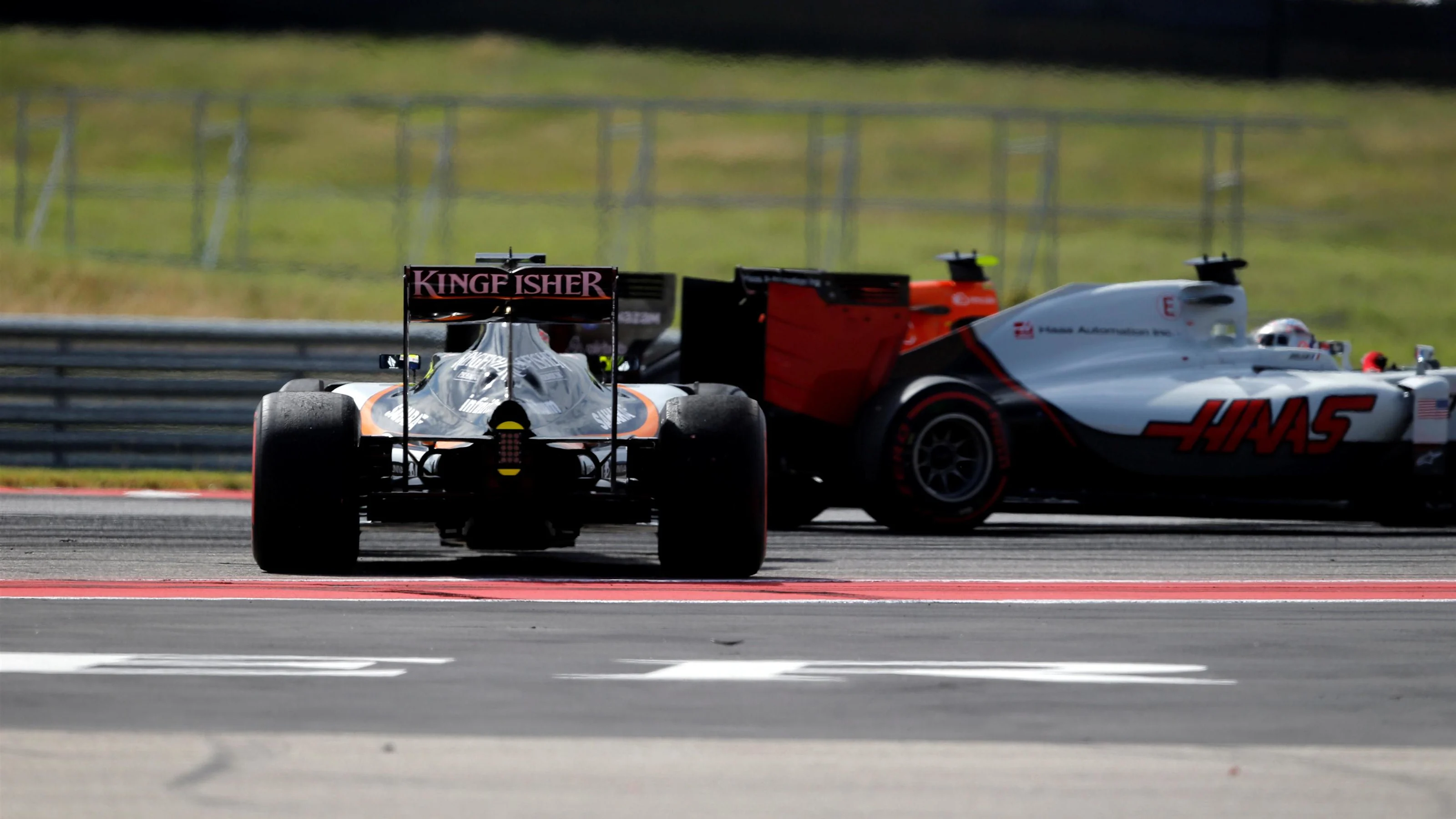 Sergio Perez (MEX) Force India VJM09 spins at the start of the race at Formula One World