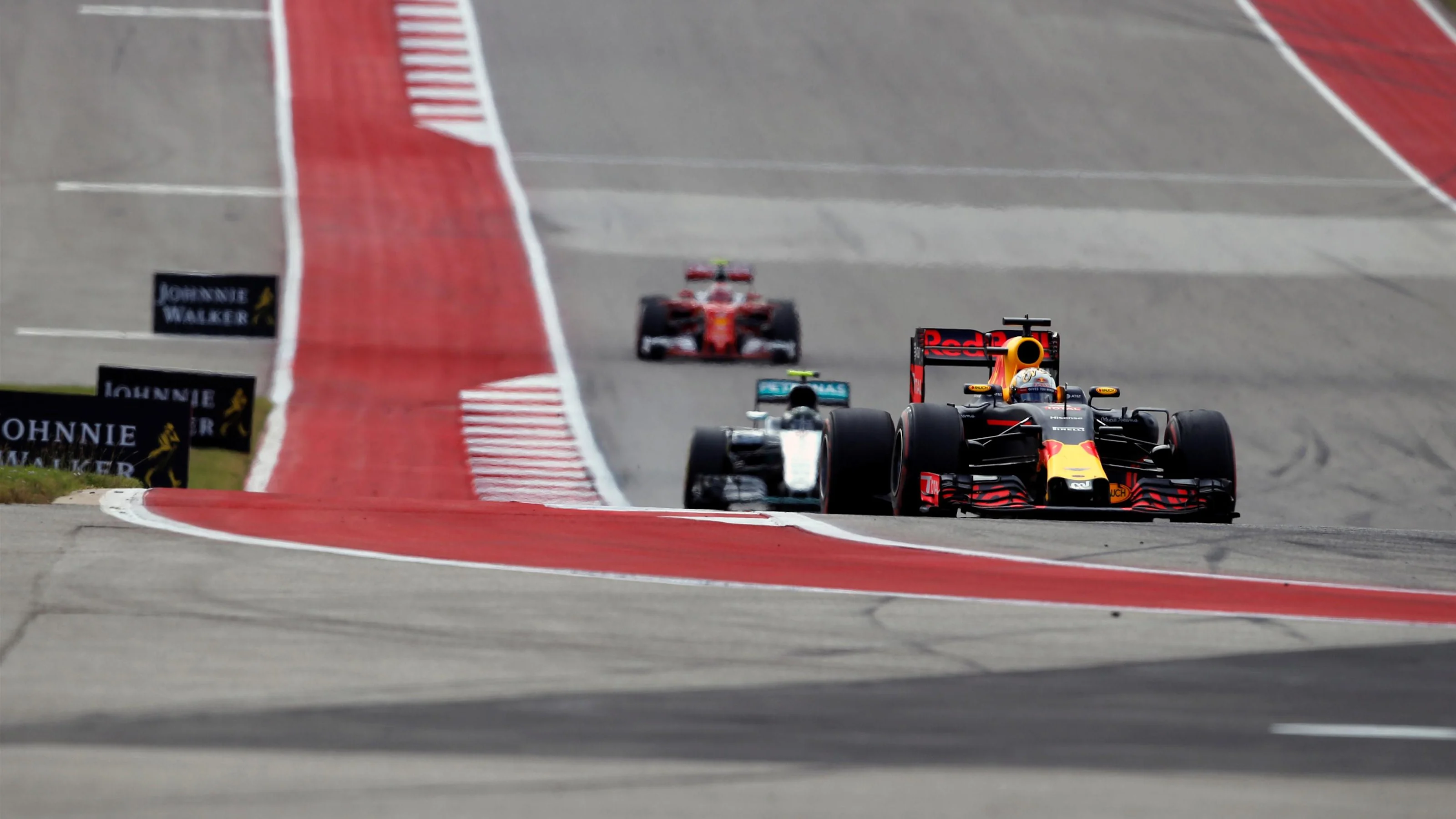 Daniel Ricciardo (AUS) Red Bull Racing RB12 at Formula One World Championship, Rd18, United States