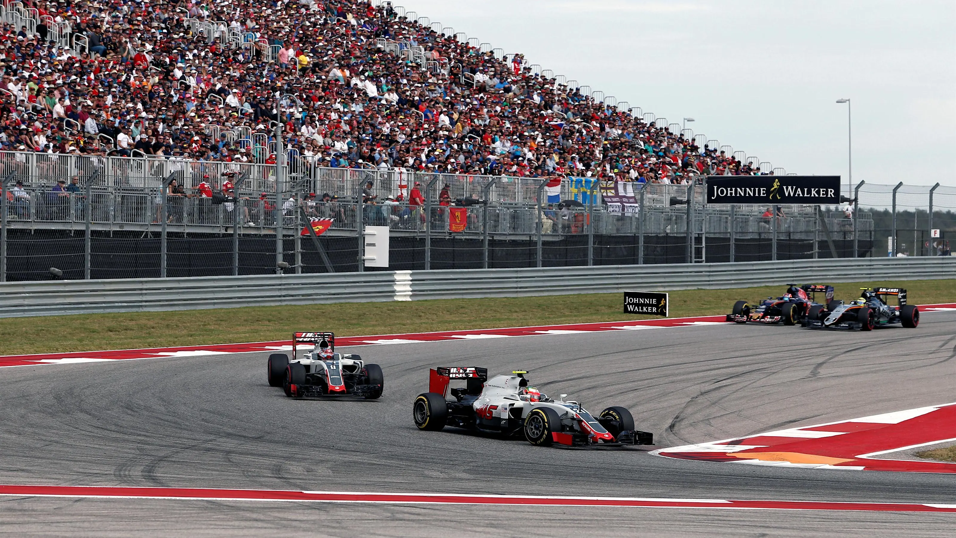 Esteban Gutierrez (MEX) Haas VF-16 and Romain Grosjean (FRA) Haas VF-16 at Formula One World