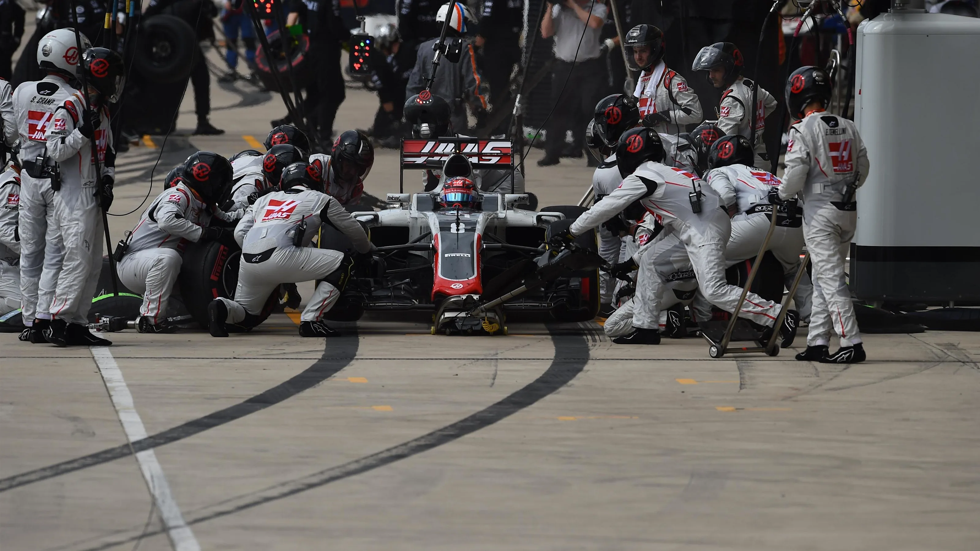 Romain Grosjean (FRA) Haas VF-16 pit stop at Formula One World Championship, Rd18, United States