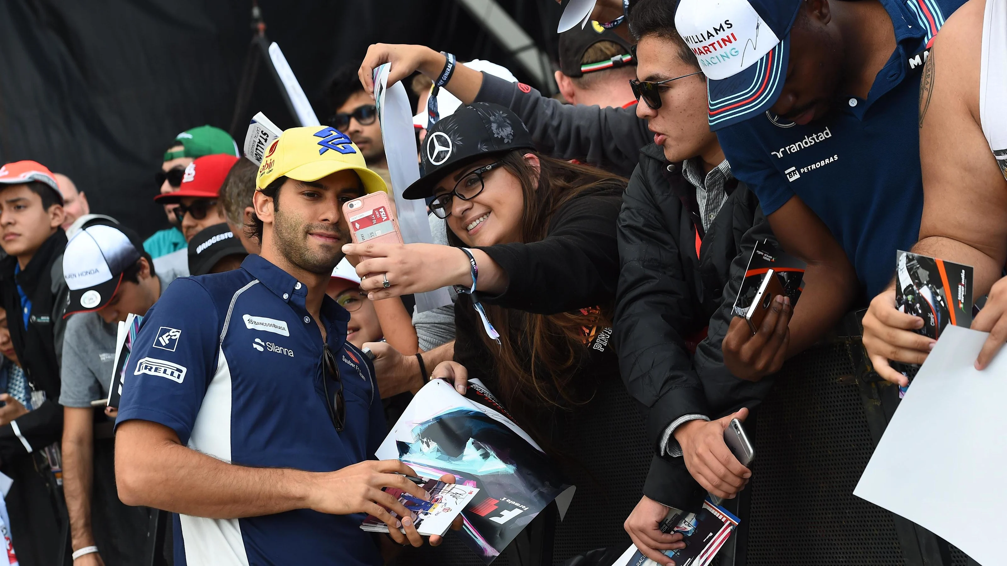 Felipe Nasr (BRA) Sauber fans selfie at Formula One World Championship, Rd18, United States Grand