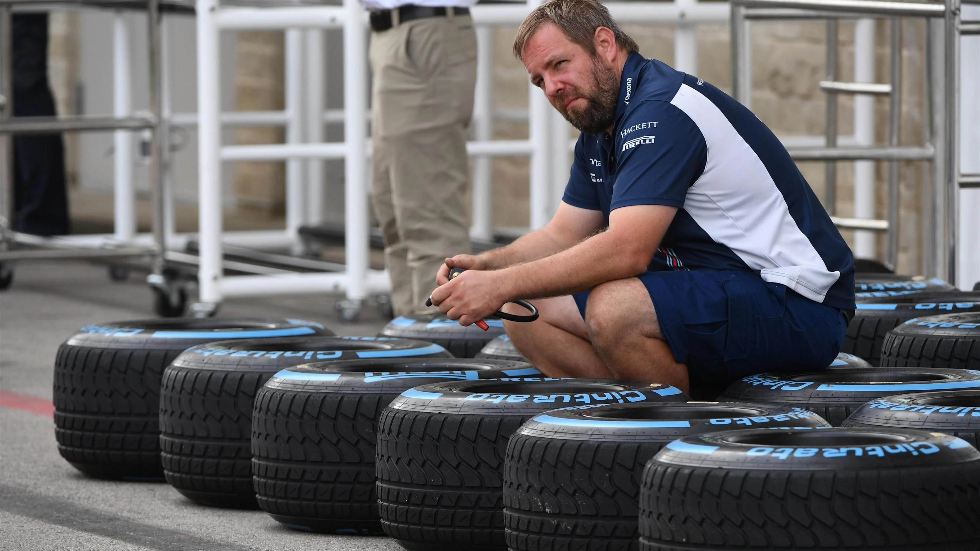 Williams mechanic and Pirelli tyres at Formula One World Championship, Rd18, United States Grand