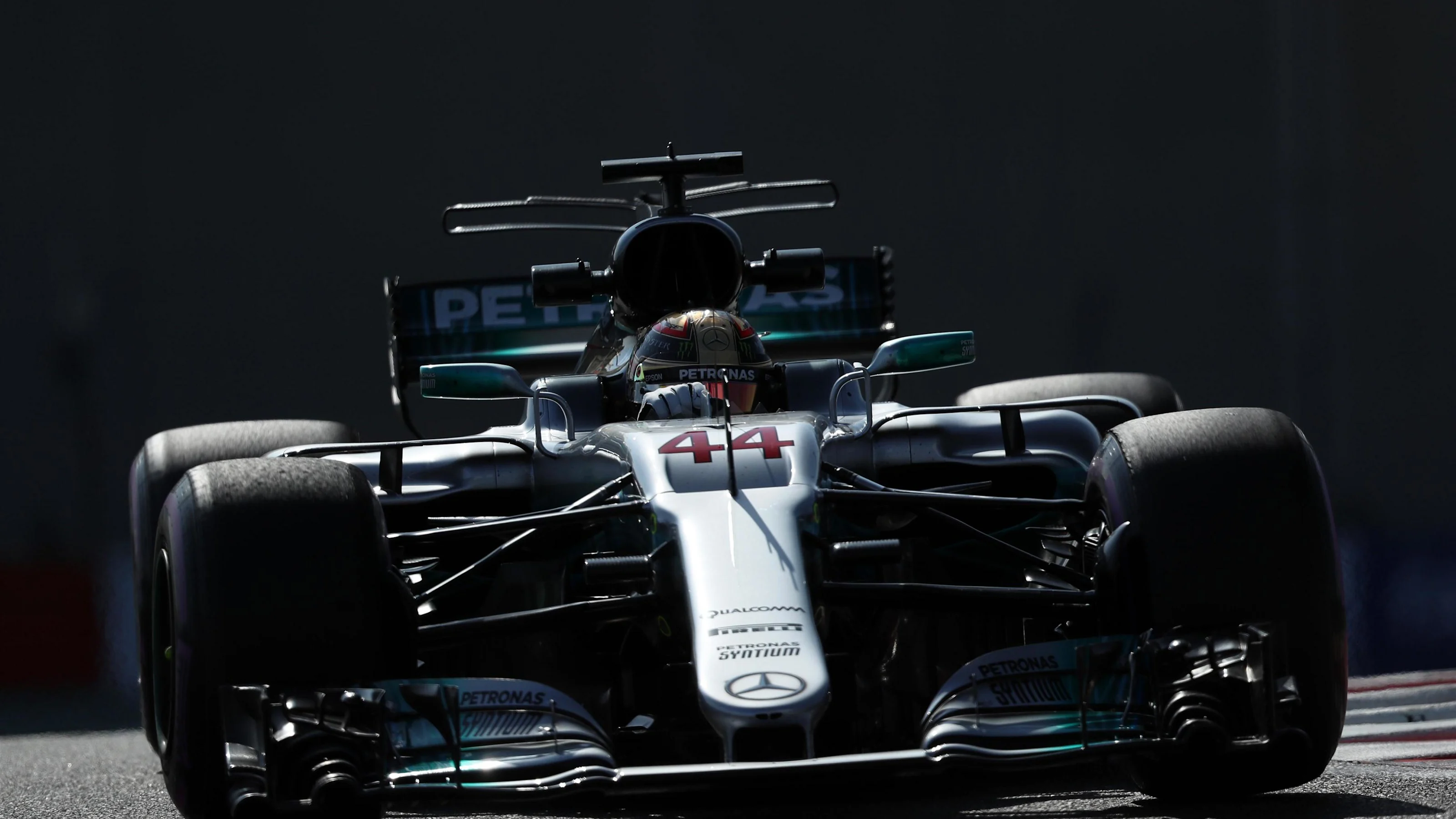 Lewis Hamilton (GBR) Mercedes-Benz F1 W08 Hybrid at Formula One World Championship, Rd20, Abu Dhabi