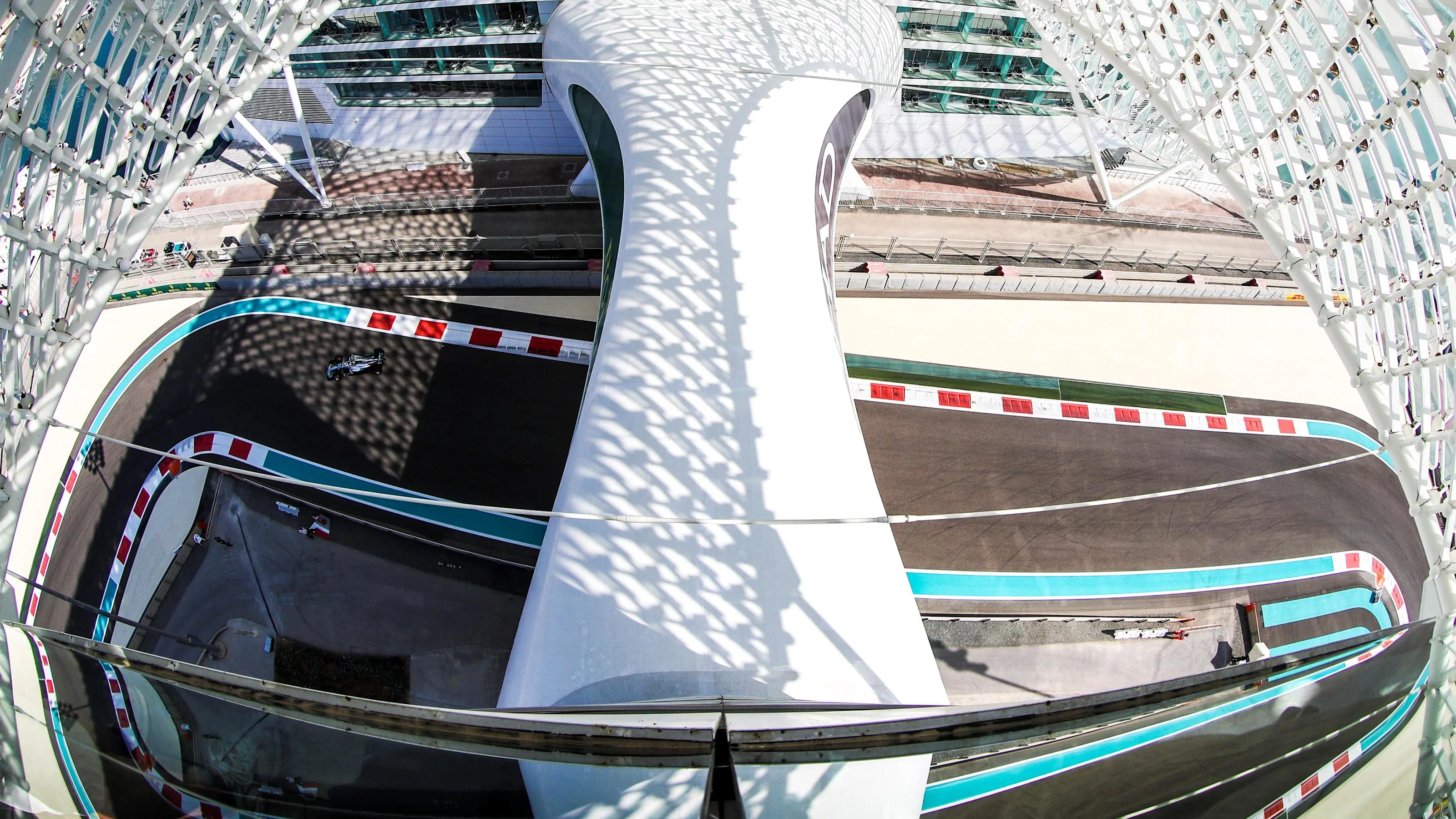 Valtteri Bottas (FIN) Mercedes-Benz F1 W08 Hybrid at Formula One World Championship, Rd20, Abu