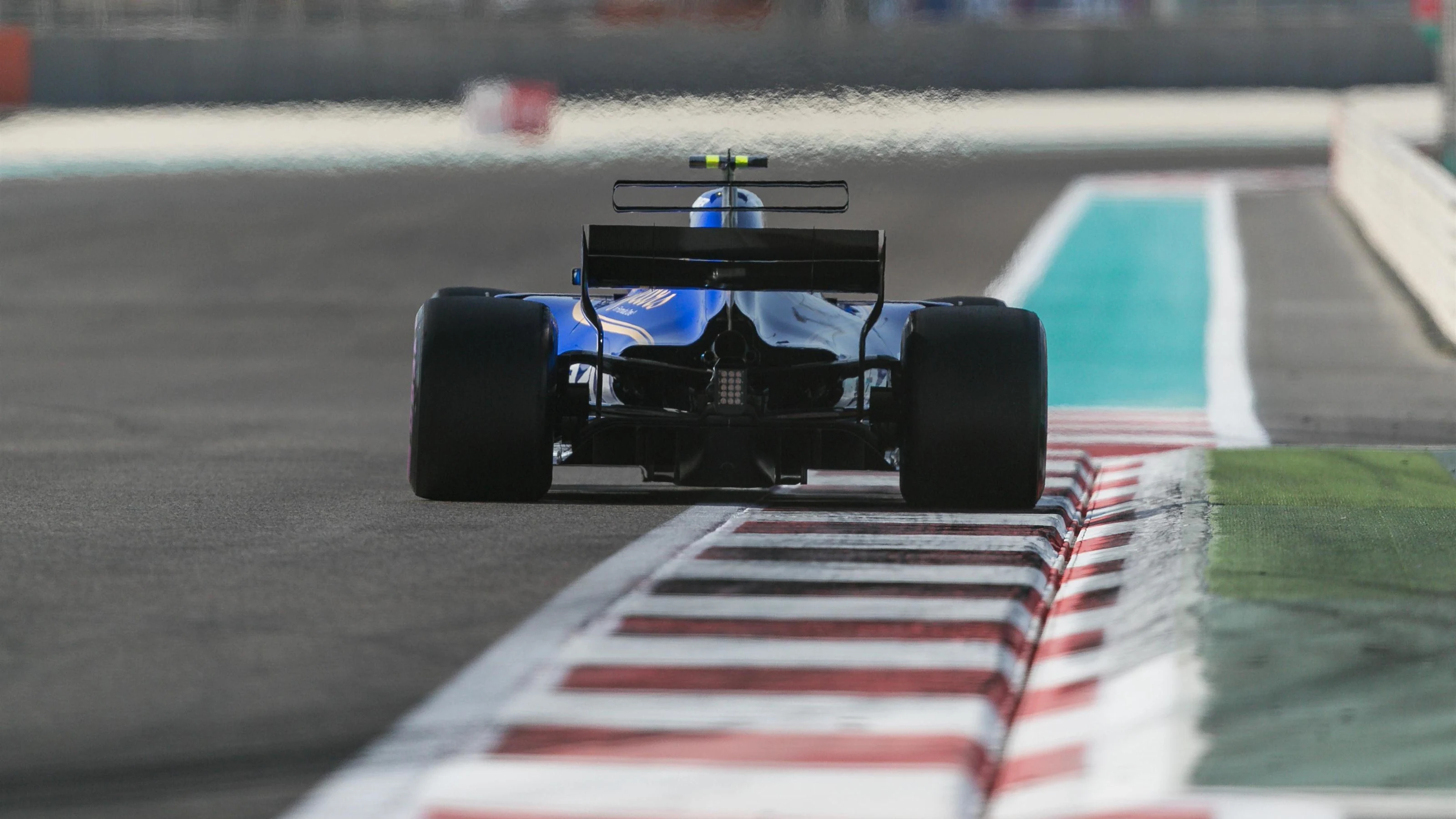 Pascal Wehrlein (GER) Sauber C36 at Formula One World Championship, Rd20, Abu Dhabi Grand Prix,