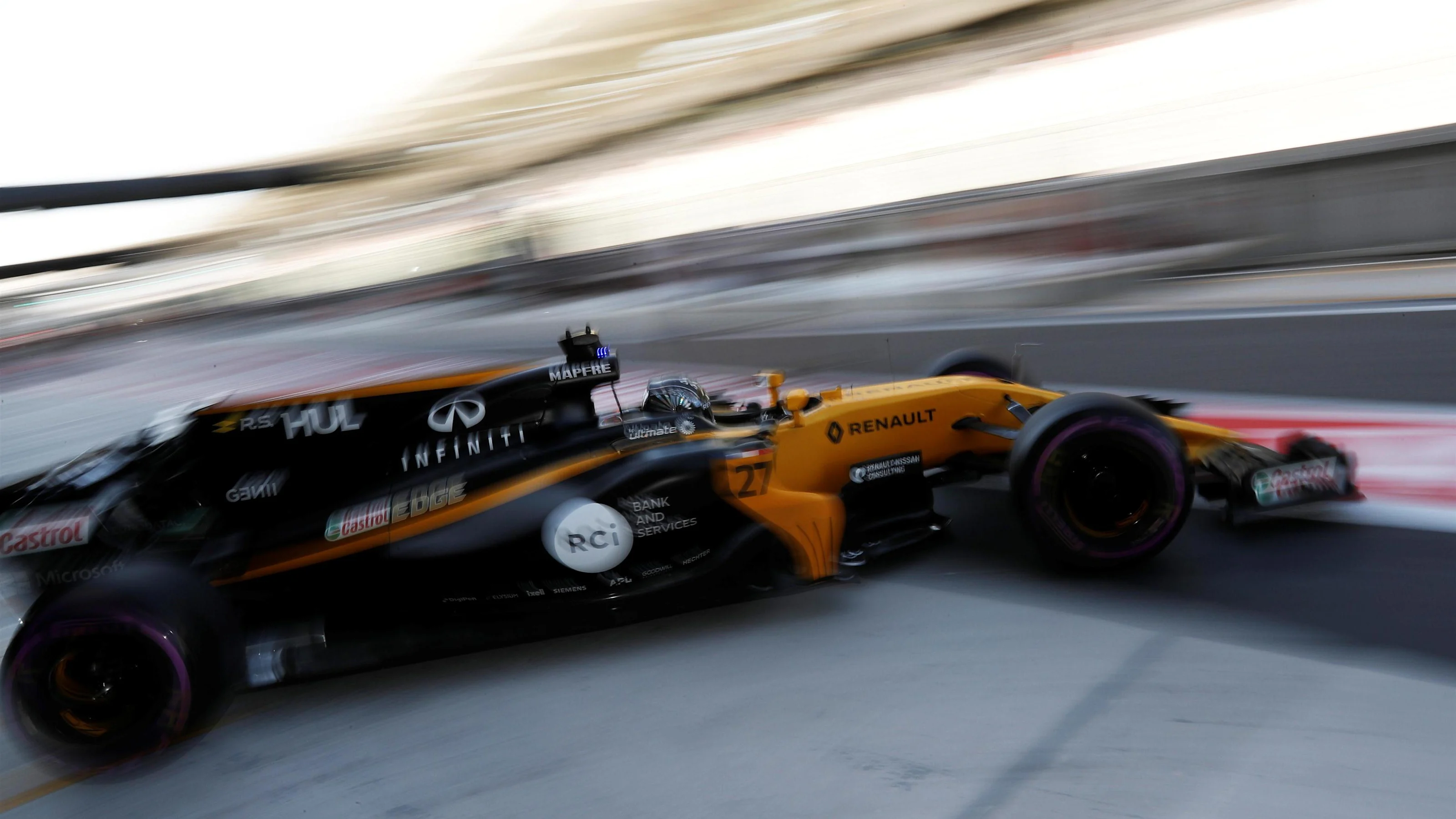 Nico Hulkenberg (GER) Renault Sport F1 Team RS17 at Formula One World Championship, Rd20, Abu Dhabi