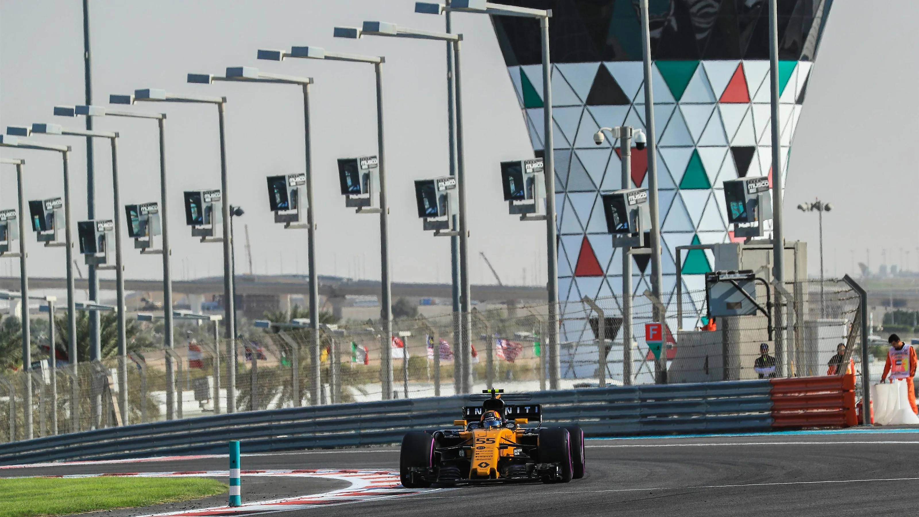 Carlos Sainz jr (ESP) Renault Sport F1 Team RS17 at Formula One World Championship, Rd20, Abu Dhabi