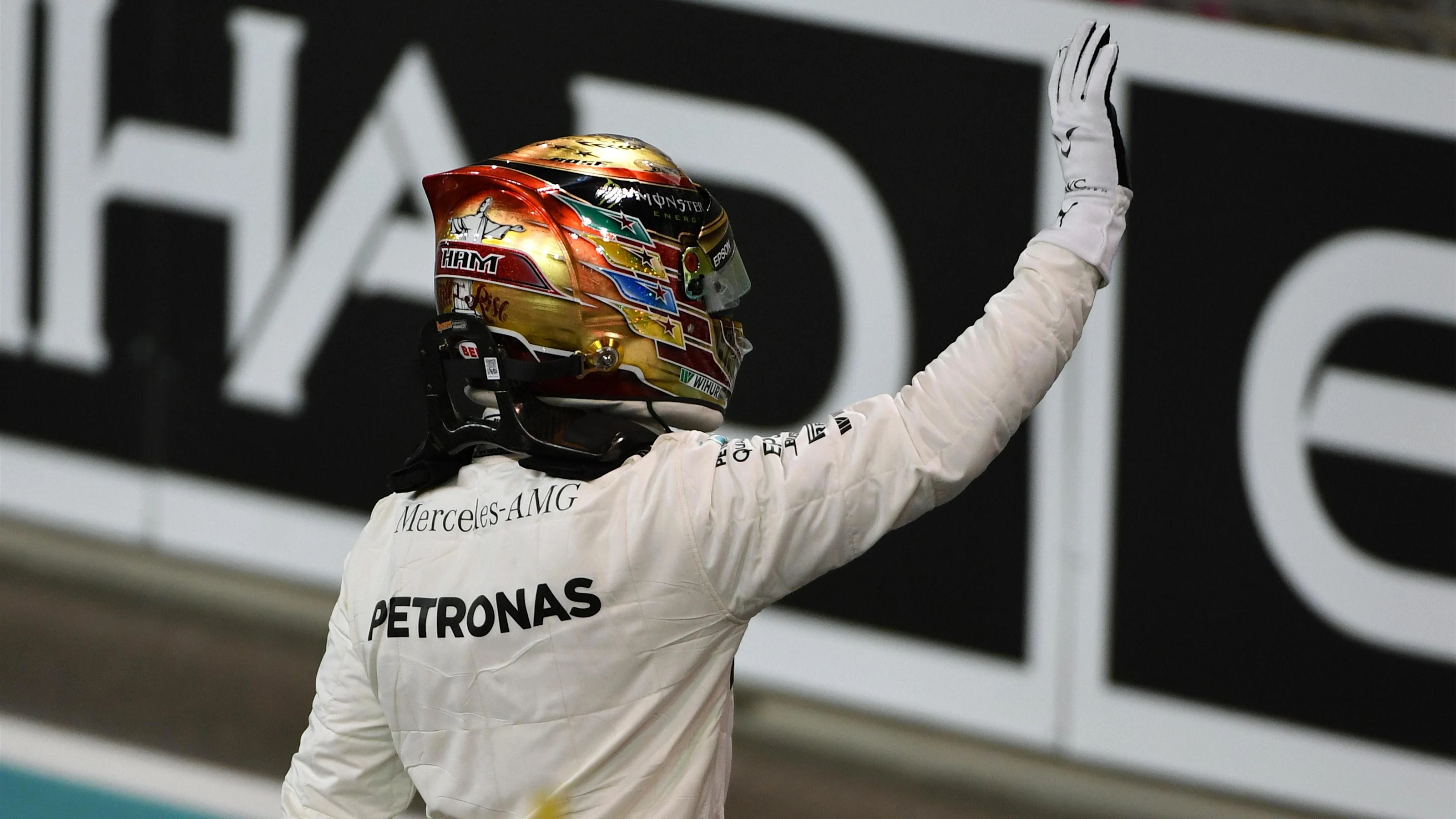 Lewis Hamilton (GBR) Mercedes AMG F1 in parc ferme at Formula One World Championship, Rd20, Abu