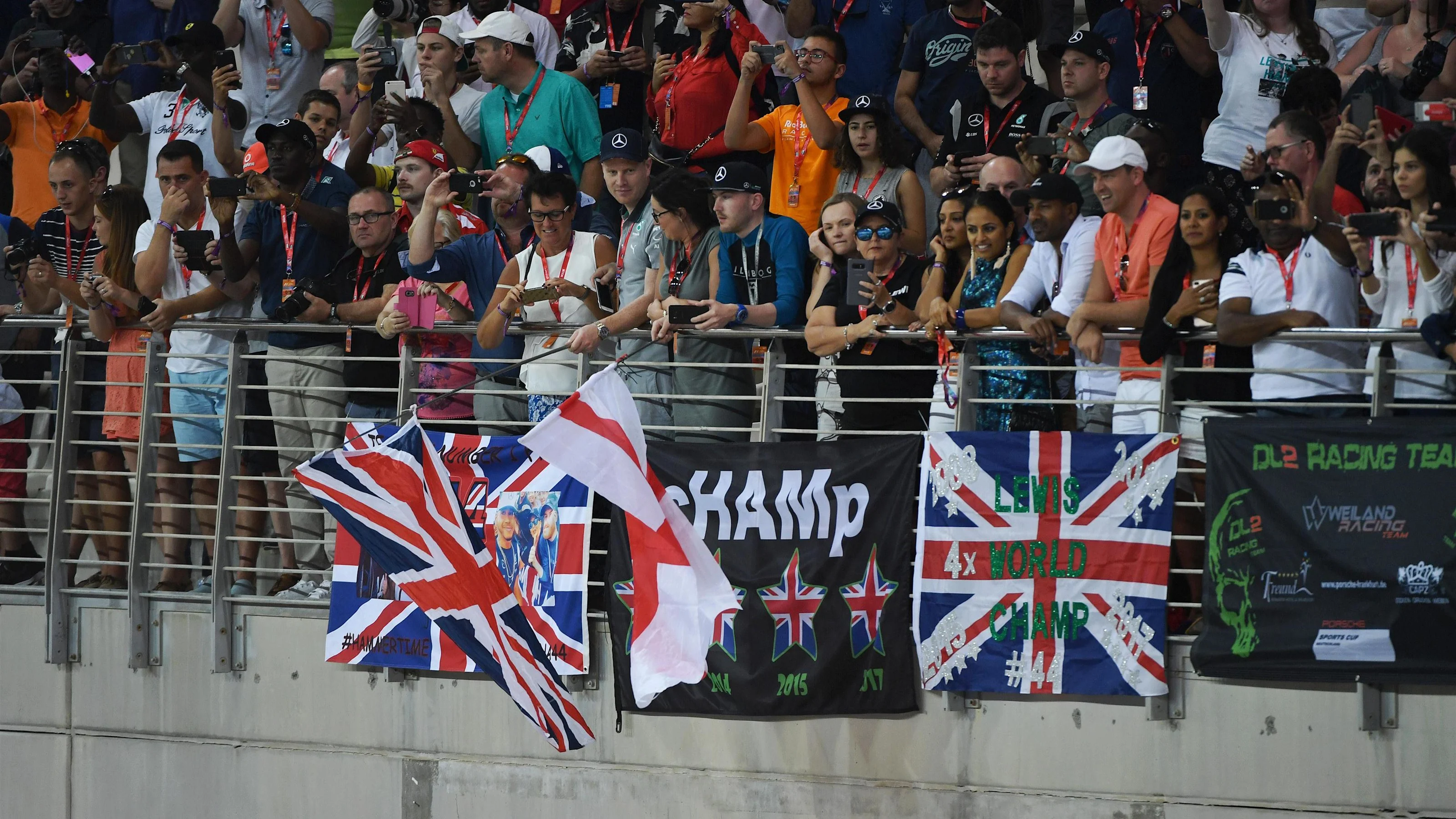 Lewis Hamilton (GBR) Mercedes AMG F1 fans and banners at Formula One World Championship, Rd20, Abu