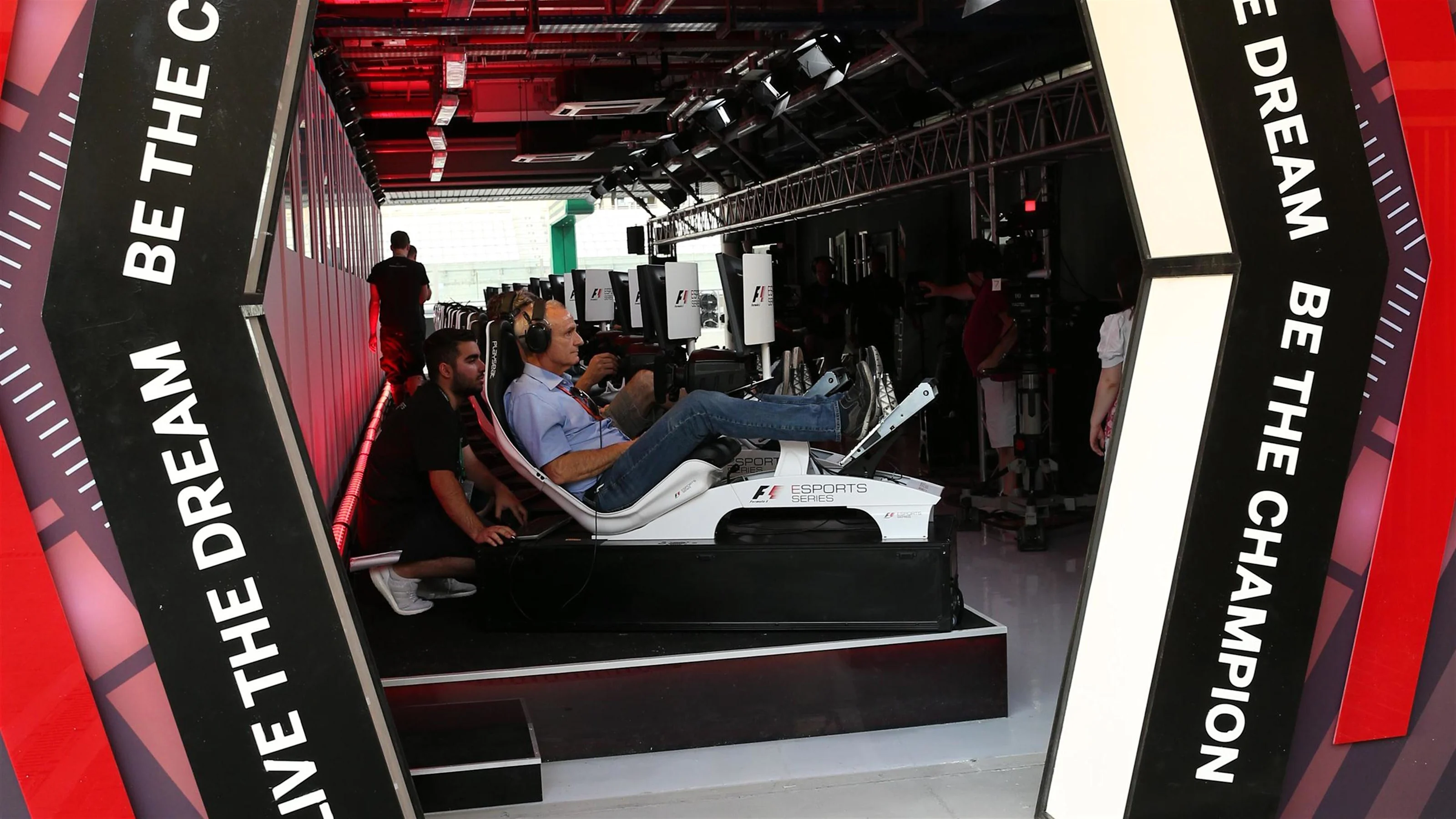Esports at Formula One World Championship, Rd20, Abu Dhabi Grand Prix, Preparations, Yas Marina