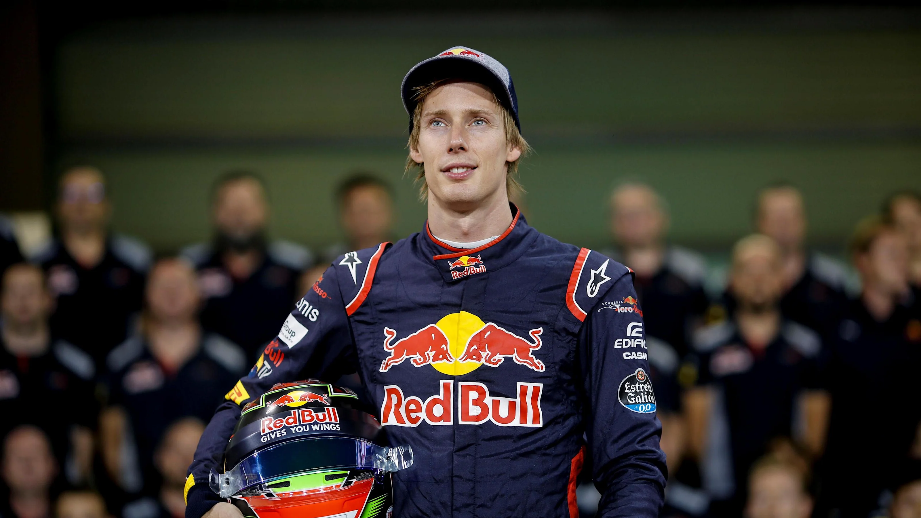 Brendon Hartley (NZL) Scuderia Toro Rosso at the Scuderia Toro Rosso Team Photo at Formula One