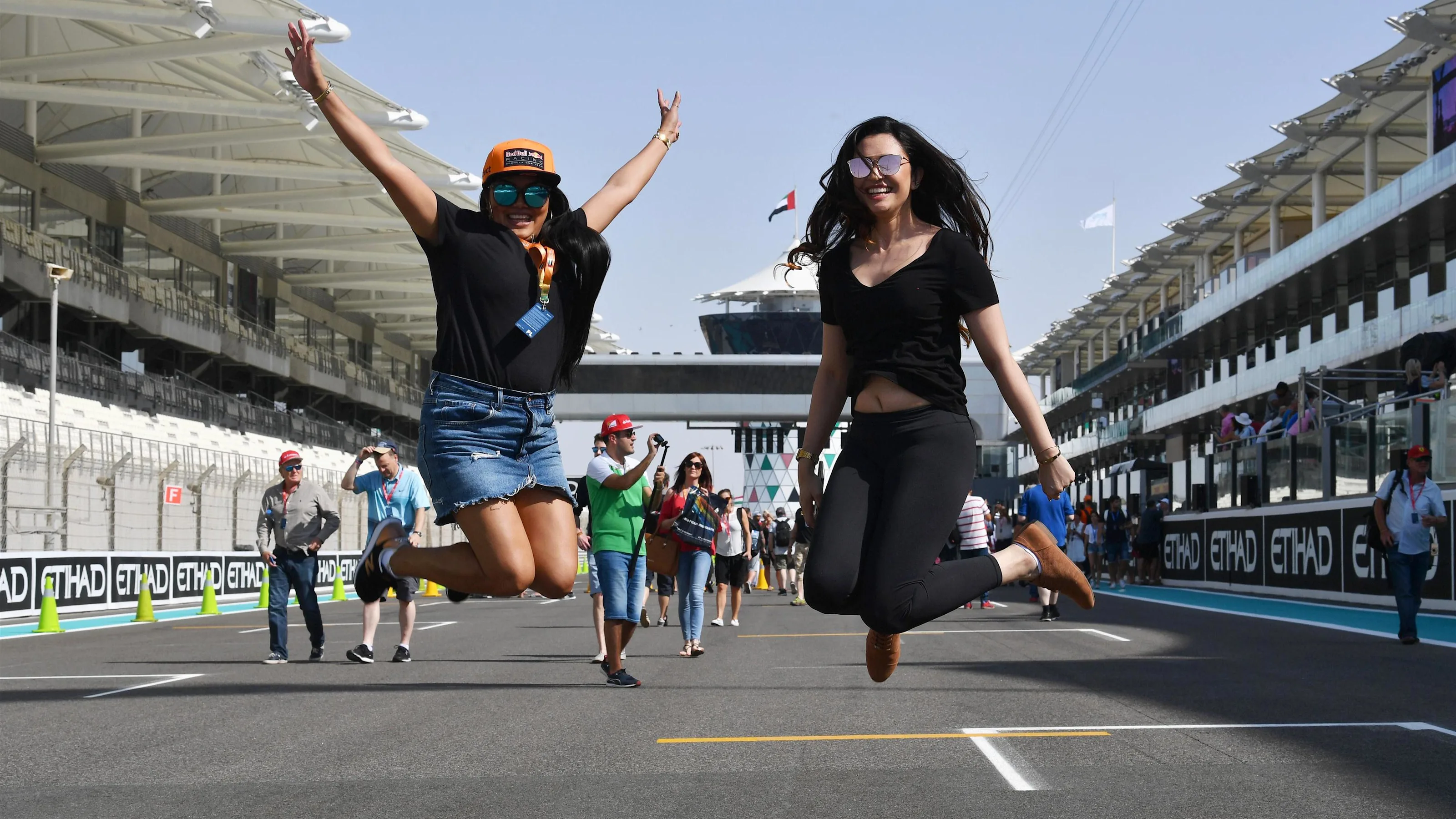 Fans on the grid at Formula One World Championship, Rd20, Abu Dhabi Grand Prix, Preparations, Yas
