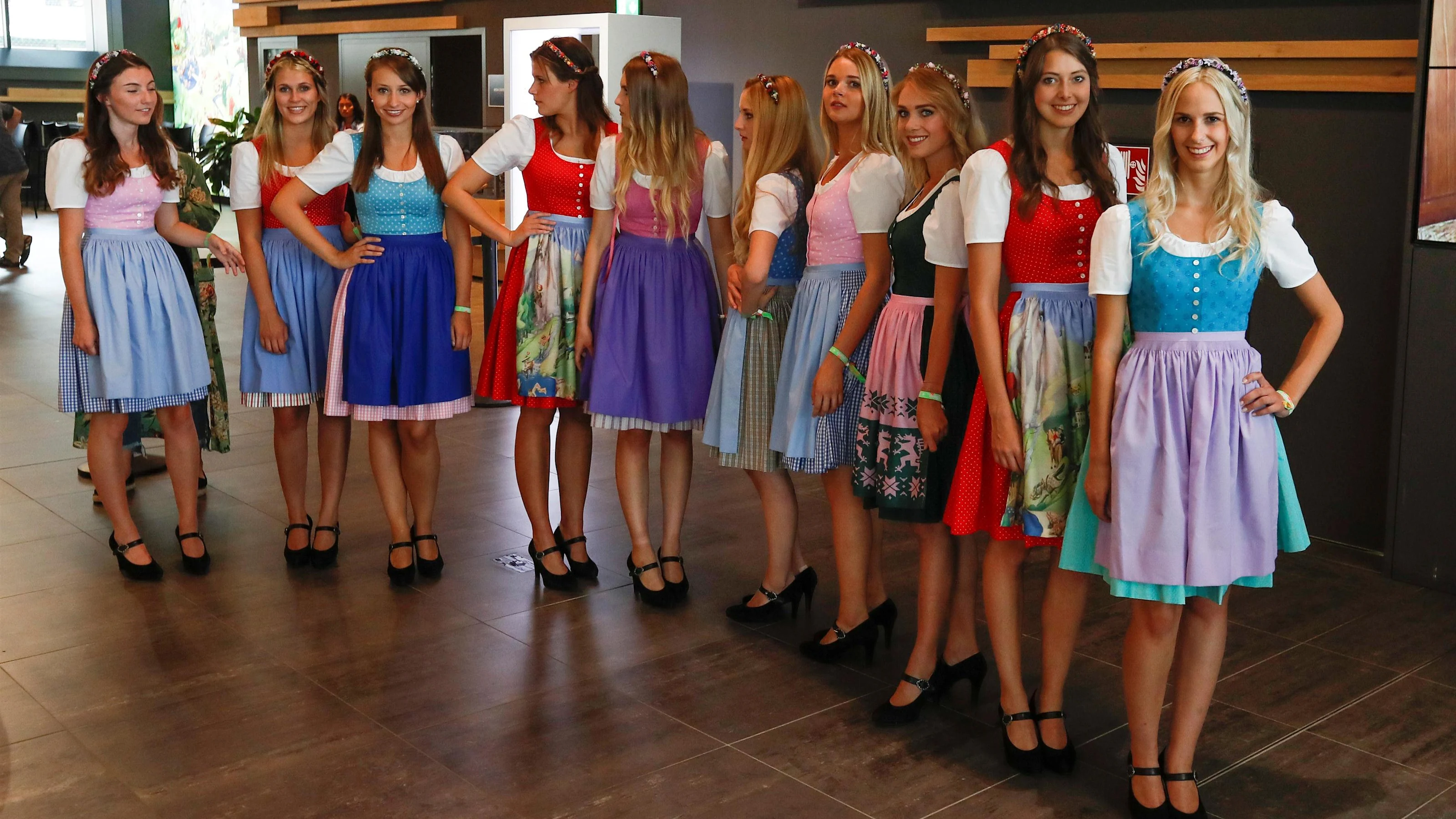 Girls at Formula One World Championship, Rd9, Austrian Grand Prix, Qualifying, Spielberg, Austria,