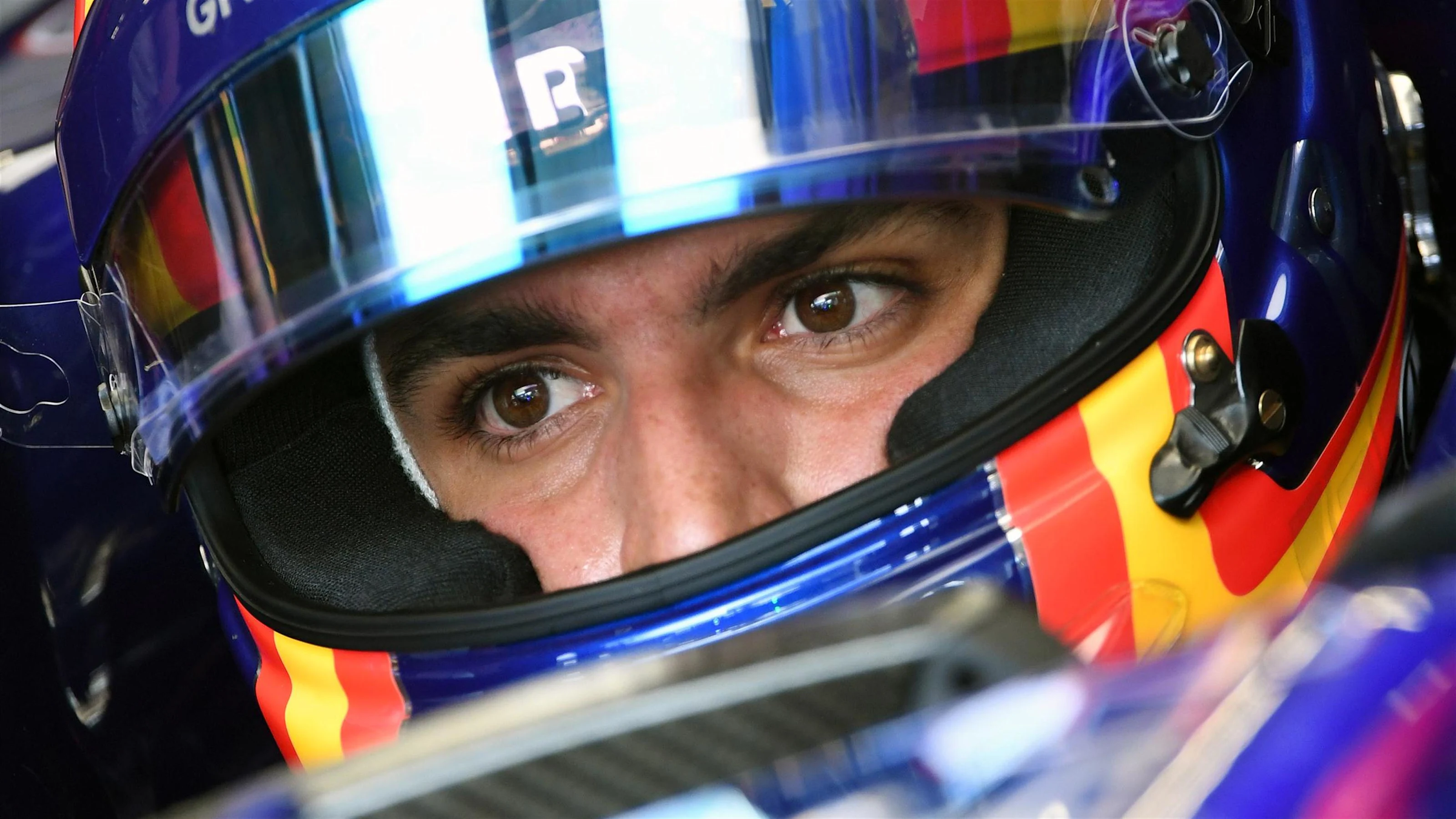 Carlos Sainz jr (ESP) Scuderia Toro Rosso STR12 at Formula One World Championship, Rd9, Austrian