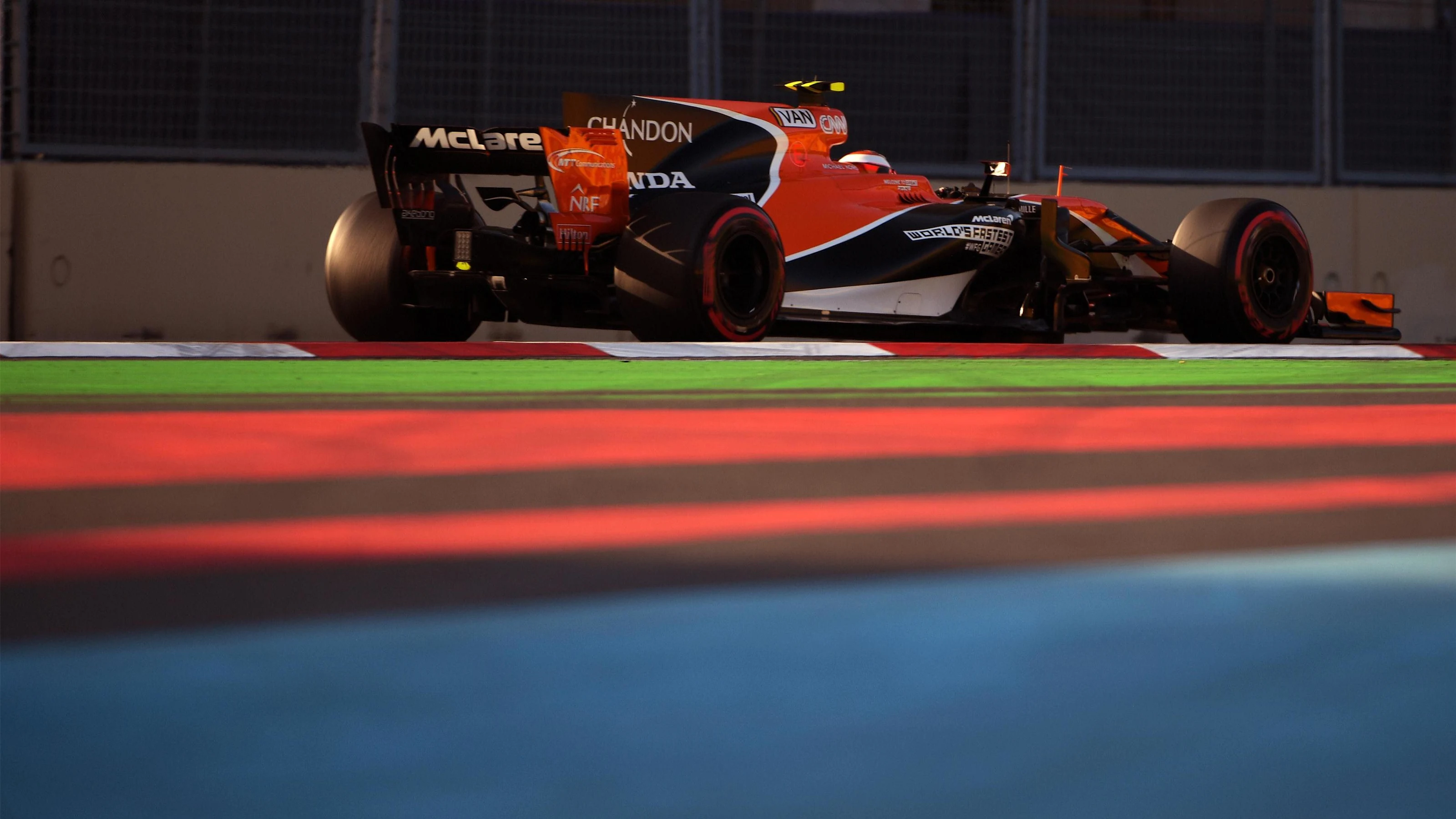 Stoffel Vandoorne (BEL) McLaren MCL32 at Formula One World Championship, Rd8, Azerbaijan Grand