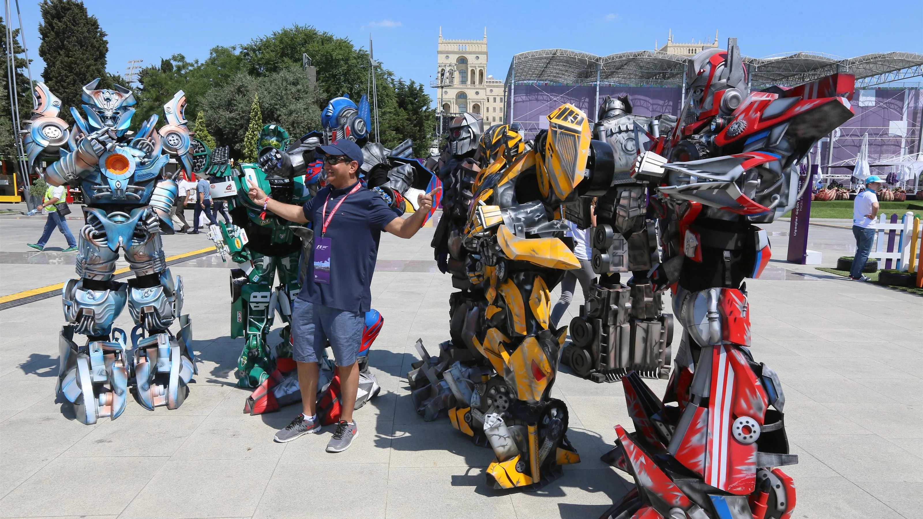 Fan and robots at Formula One World Championship, Rd8, Azerbaijan Grand Prix, Preparations, Baku