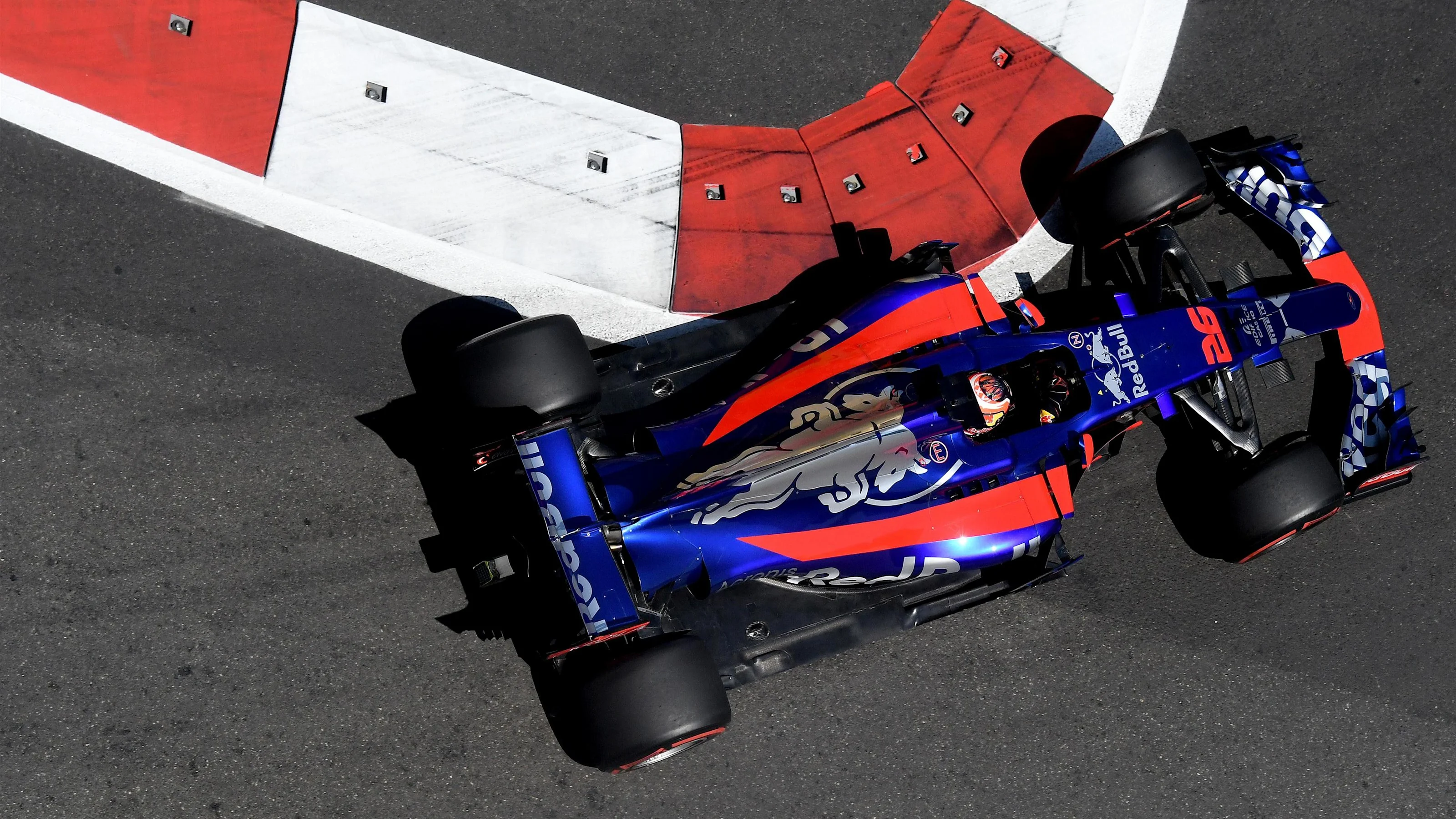 Daniil Kvyat (RUS) Scuderia Toro Rosso STR12 at Formula One World Championship, Rd8, Azerbaijan