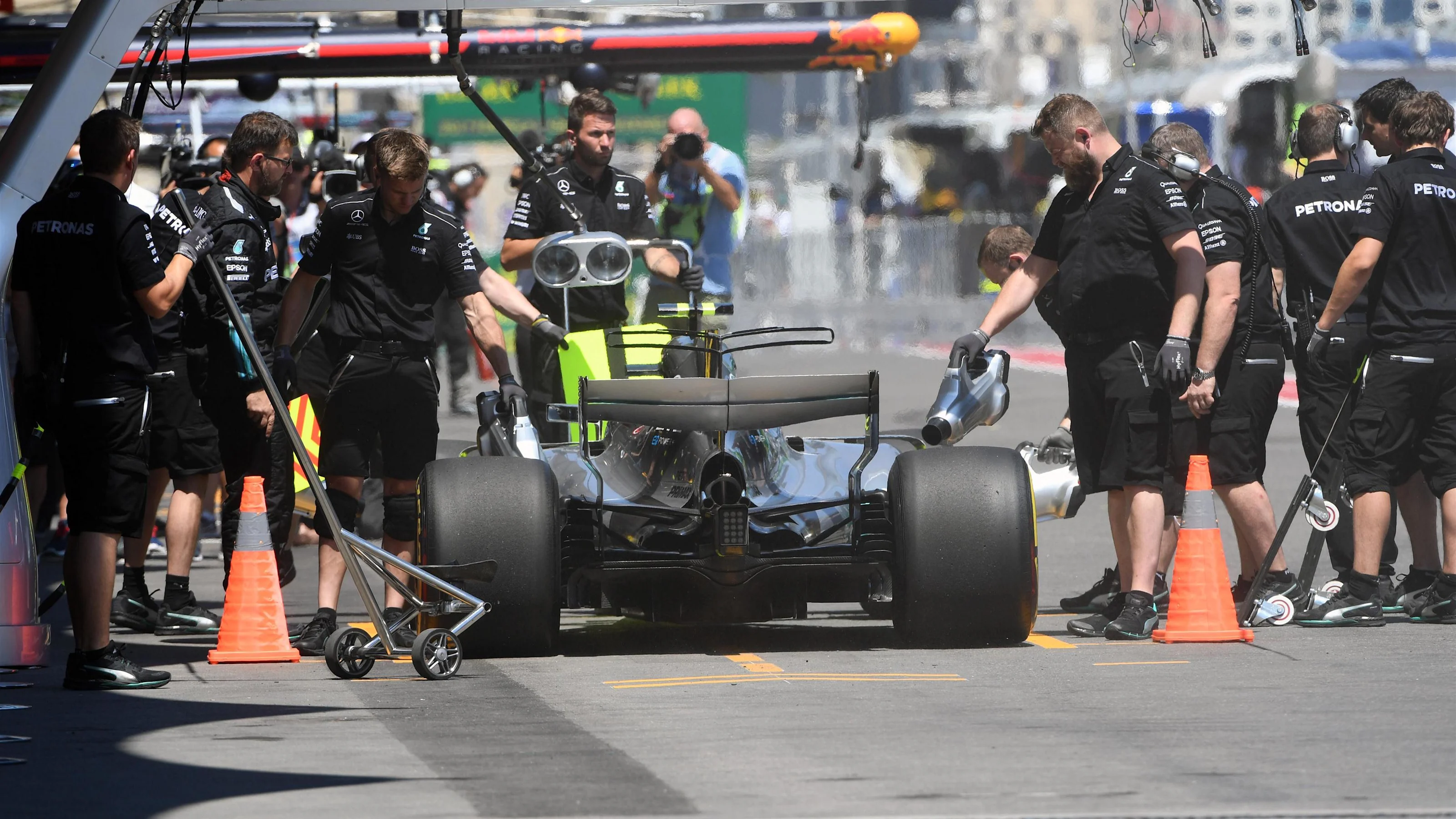Valtteri Bottas (FIN) Mercedes-Benz F1 W08 Hybrid at Formula One World Championship, Rd8,