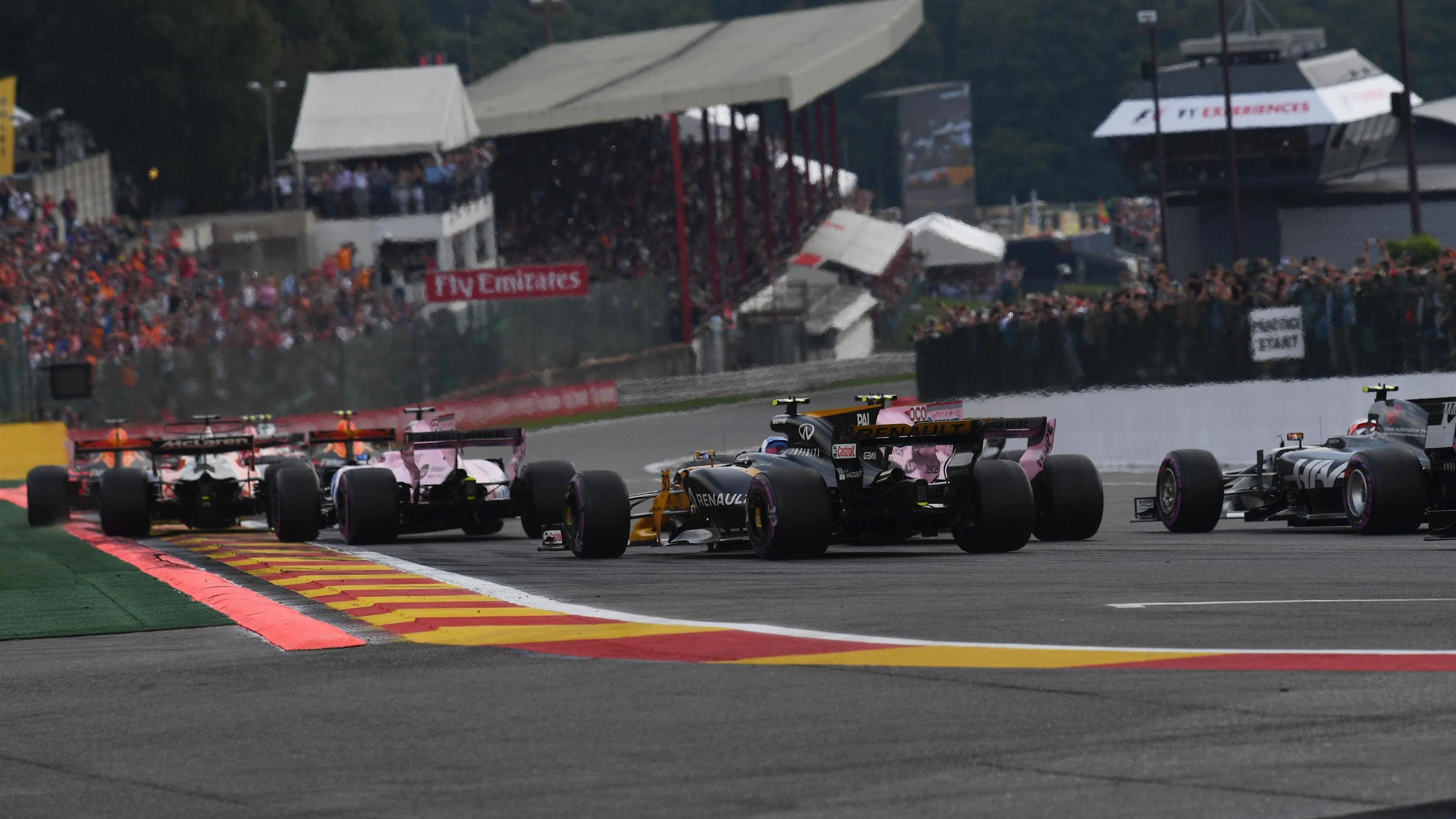 The start of the race at Formula One World Championship, Rd12, Belgian Grand Prix, Race, Spa