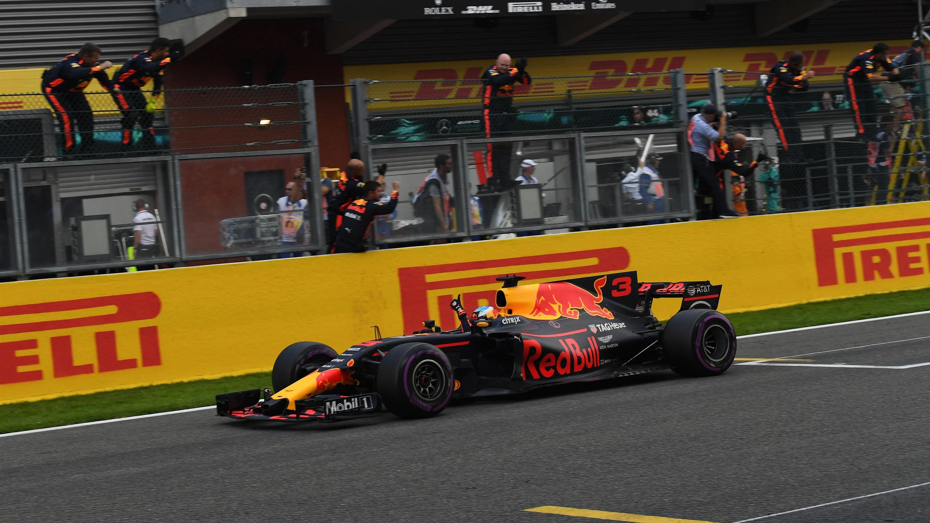 Daniel Ricciardo (AUS) Red Bull Racing RB13 crosses the line at Formula One World Championship,