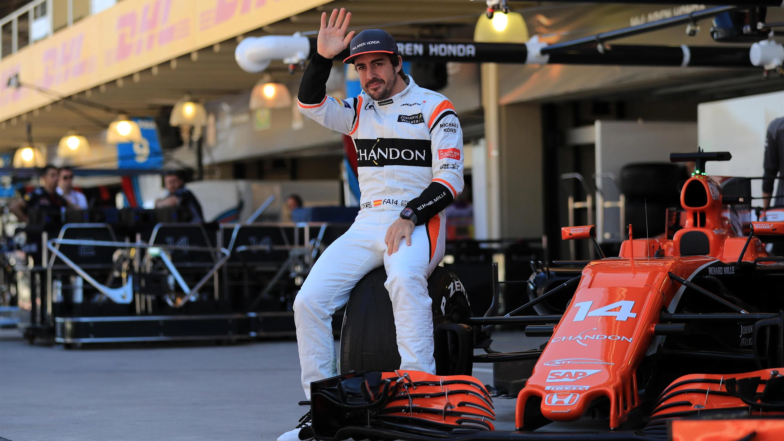 Fernando Alonso (ESP) McLaren waves at Formula One World Championship, Rd19, Brazilian Grand Prix,