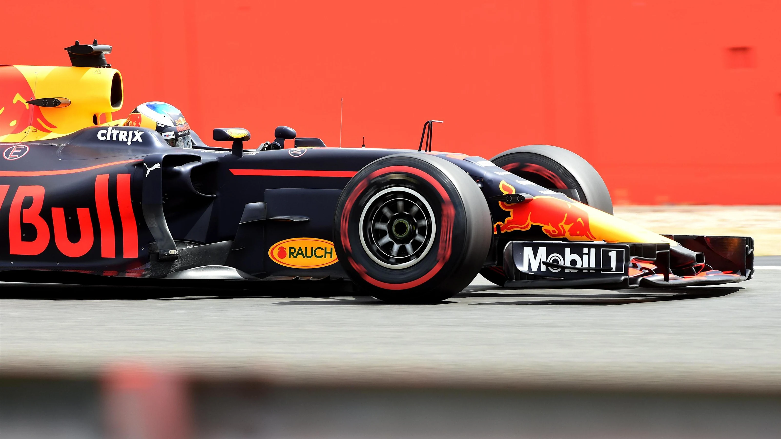 Daniel Ricciardo (AUS) Red Bull Racing RB13 at Formula One World Championship, Rd10, British Grand