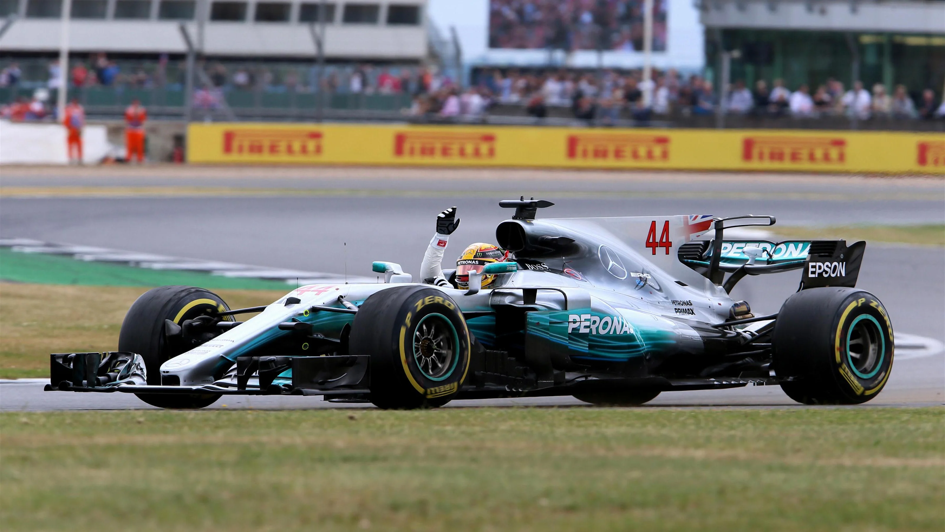 Race winner Lewis Hamilton (GBR) Mercedes-Benz F1 W08 Hybrid celebrates at Formula One World