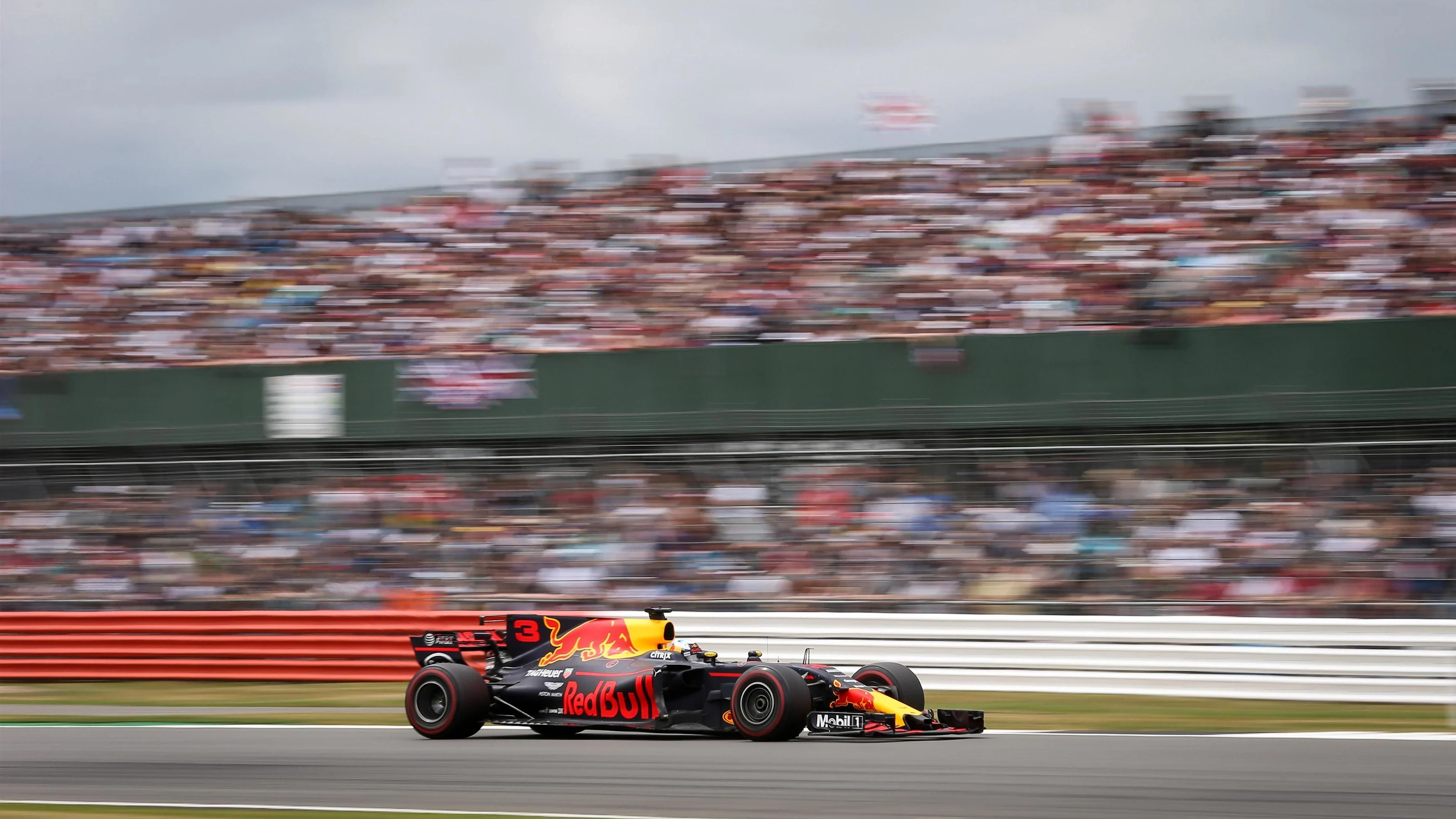 Daniel Ricciardo (AUS) Red Bull Racing RB13 at Formula One World Championship, Rd10, British Grand
