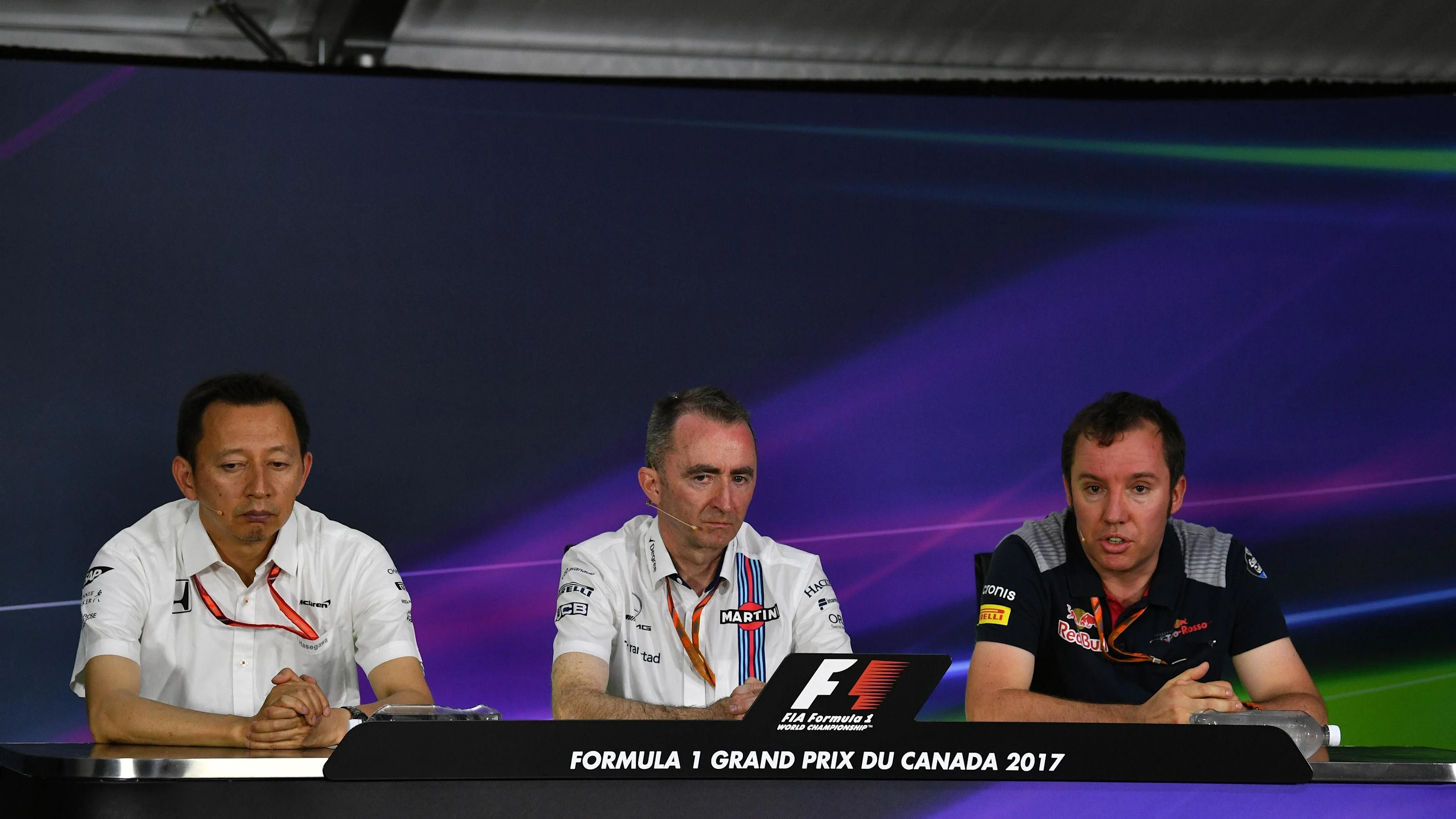 (L to R): Yusuke Hasegawa (JPN) Head of Honda Motorsport, Paddy Lowe (GBR) Williams Shareholder and