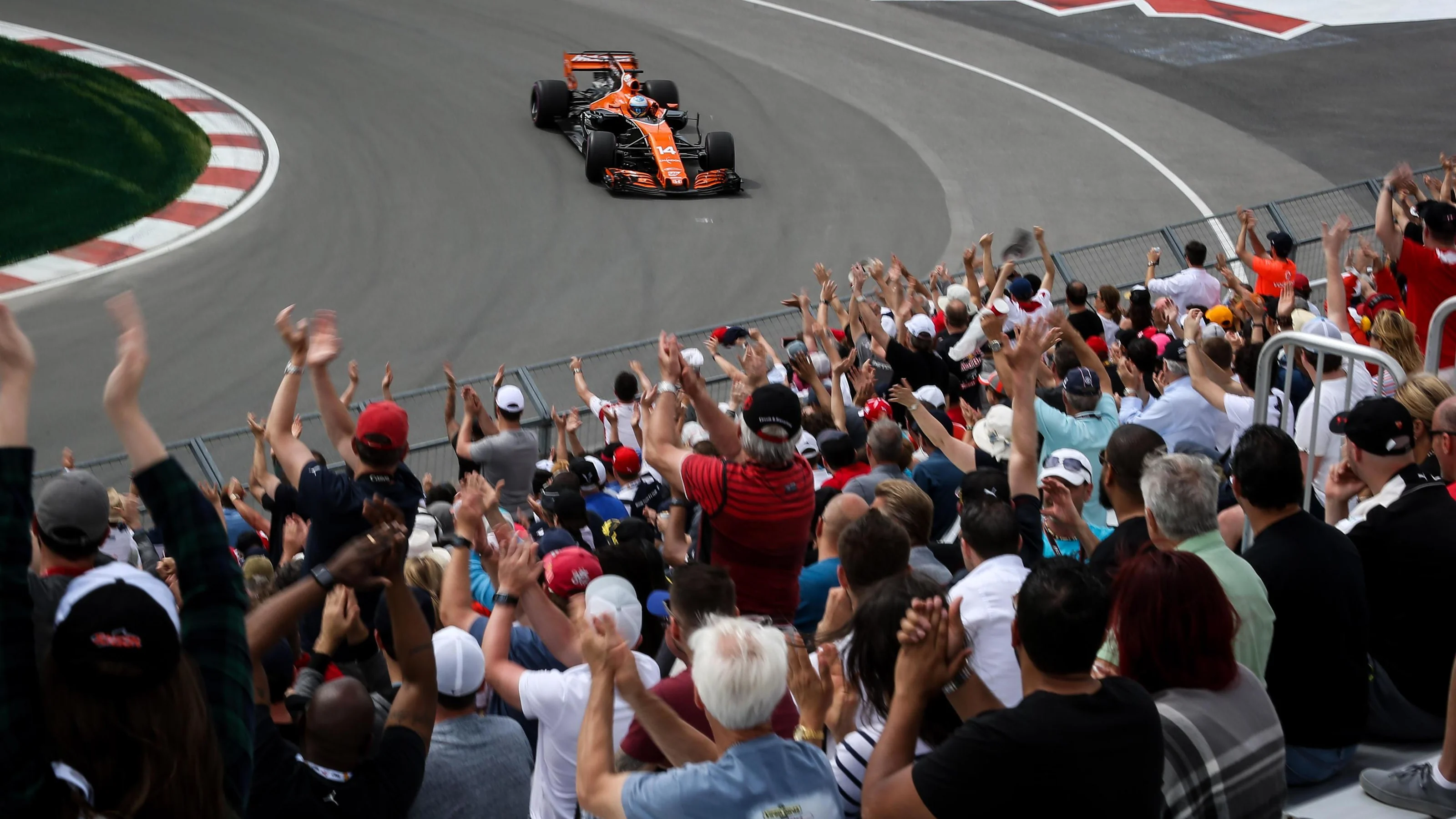 Fernando Alonso (ESP) McLaren MCL32 waves to the fans at Formula One World Championship, Rd7,