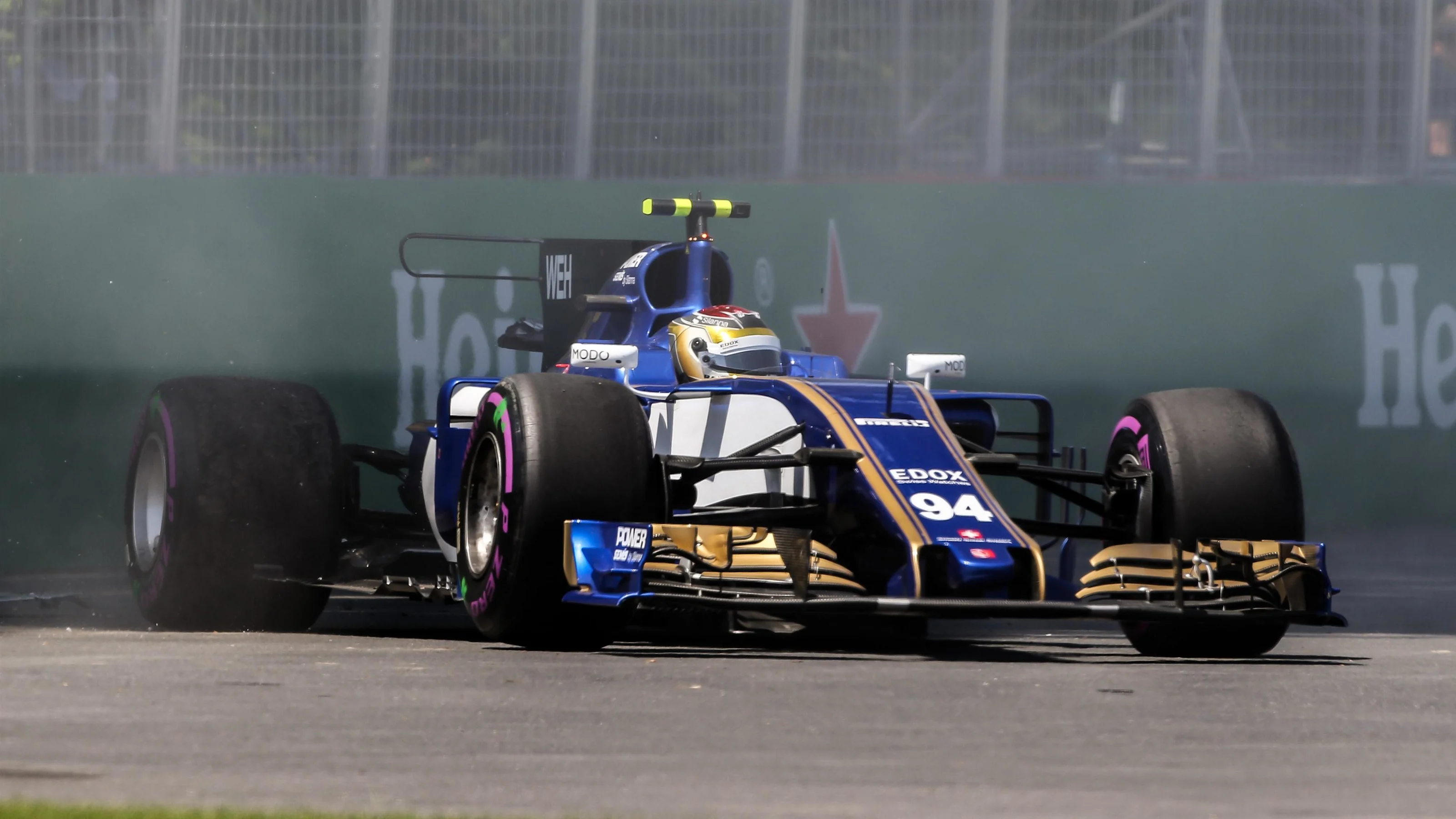 Pascal Wehrlein (GER) Sauber C36 spins in Q1 at Formula One World Championship, Rd7, Canadian Grand
