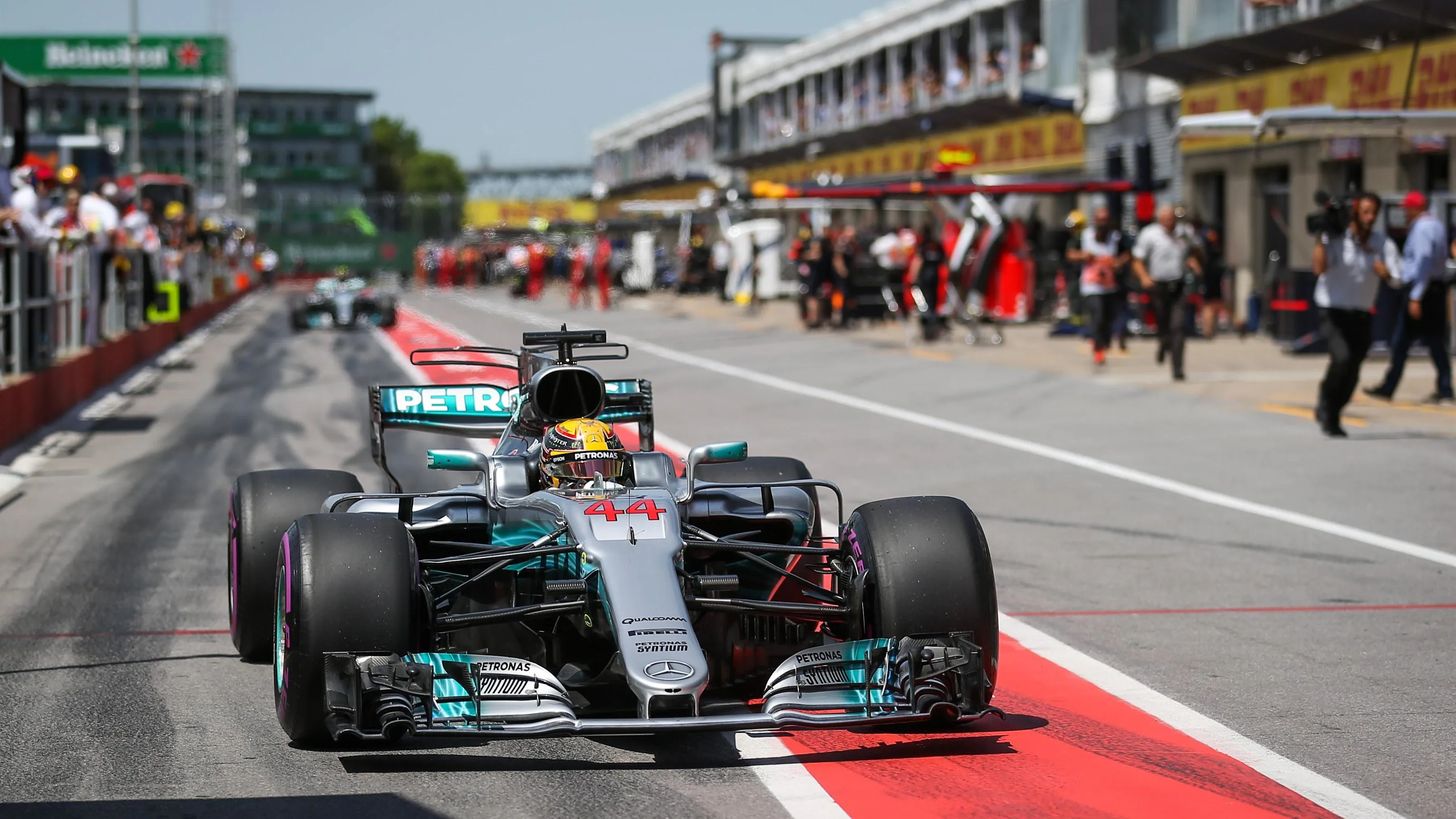 Pole sitter Lewis Hamilton (GBR) Mercedes-Benz F1 W08 Hybrid arrives in parc ferme at Formula One