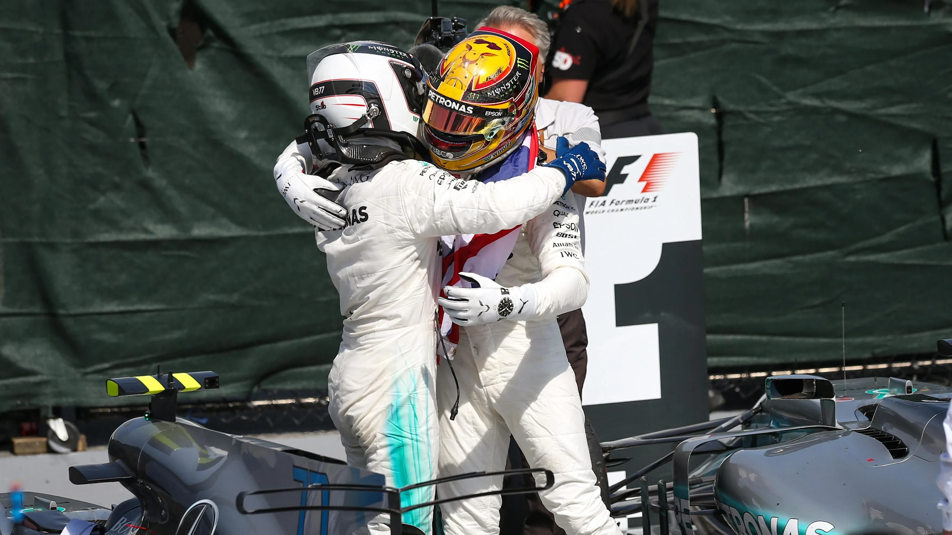 Valtteri Bottas (FIN) Mercedes AMG F1 and race winner Lewis Hamilton (GBR) Mercedes AMG F1