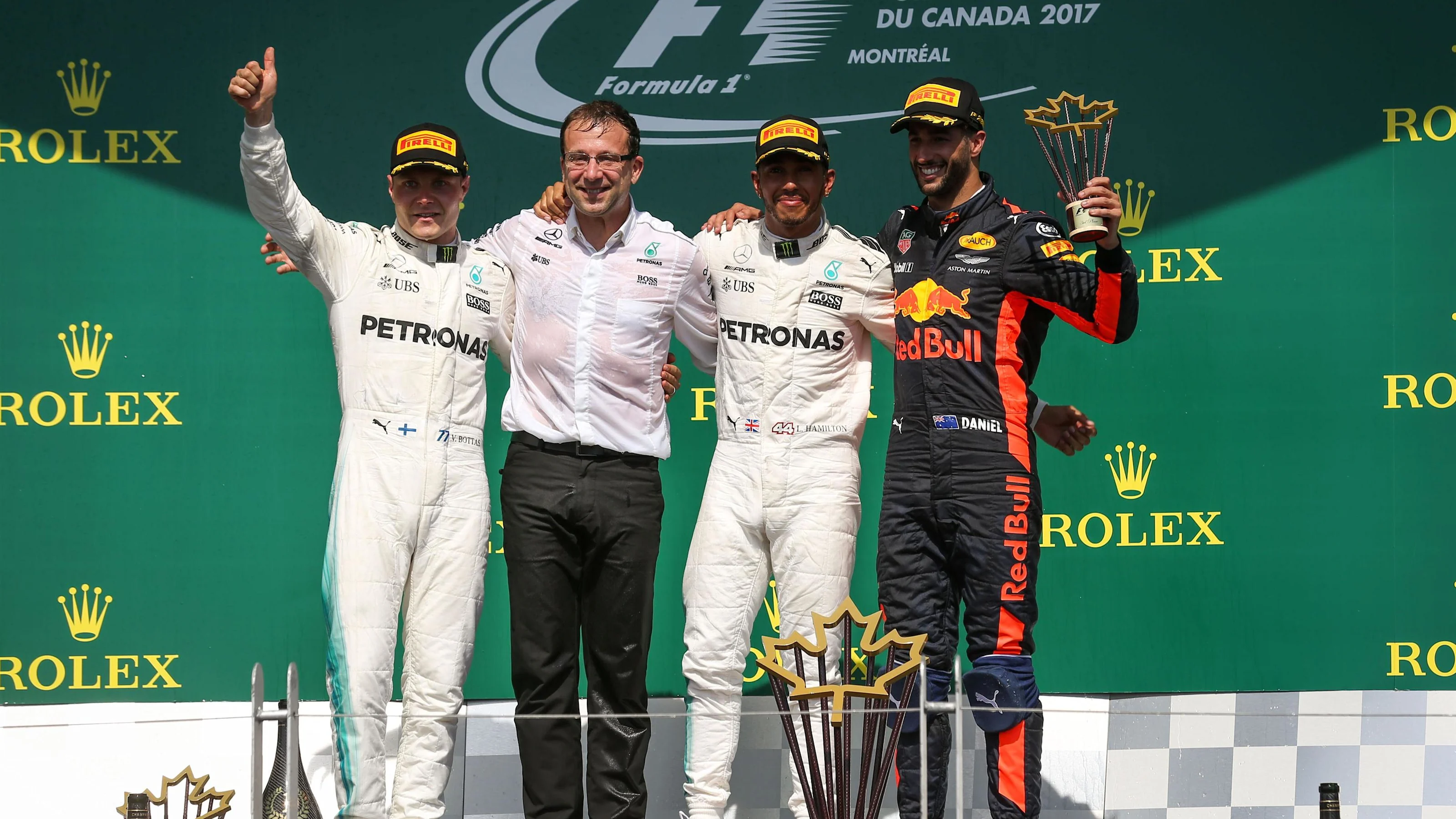 Valtteri Bottas (FIN) Mercedes AMG F1, Loic Serra (SUI) Mercedes AMG F1 Head of Vehicle Dynamics,