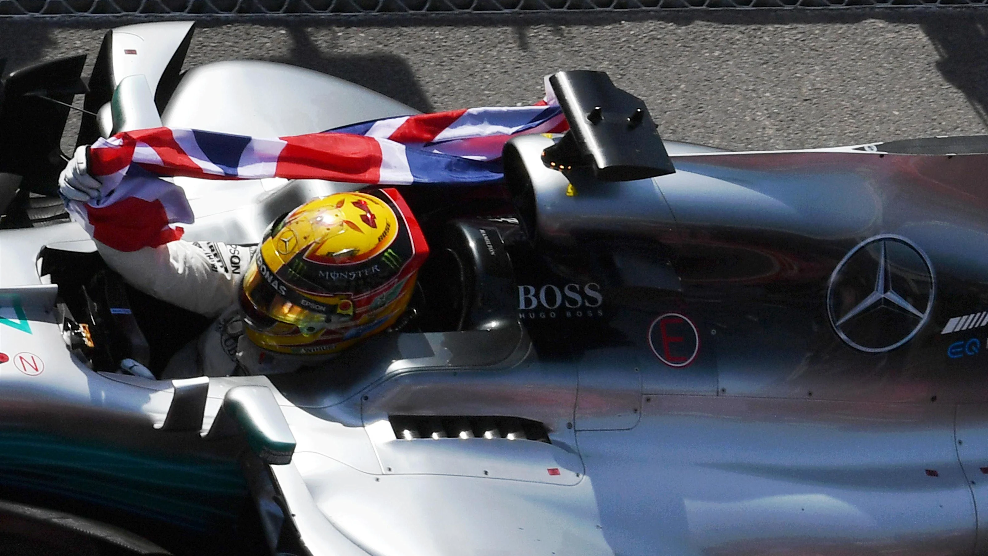 Race winner Lewis Hamilton (GBR) Mercedes-Benz F1 W08 Hybrid celebrates as he arrives in parc ferme