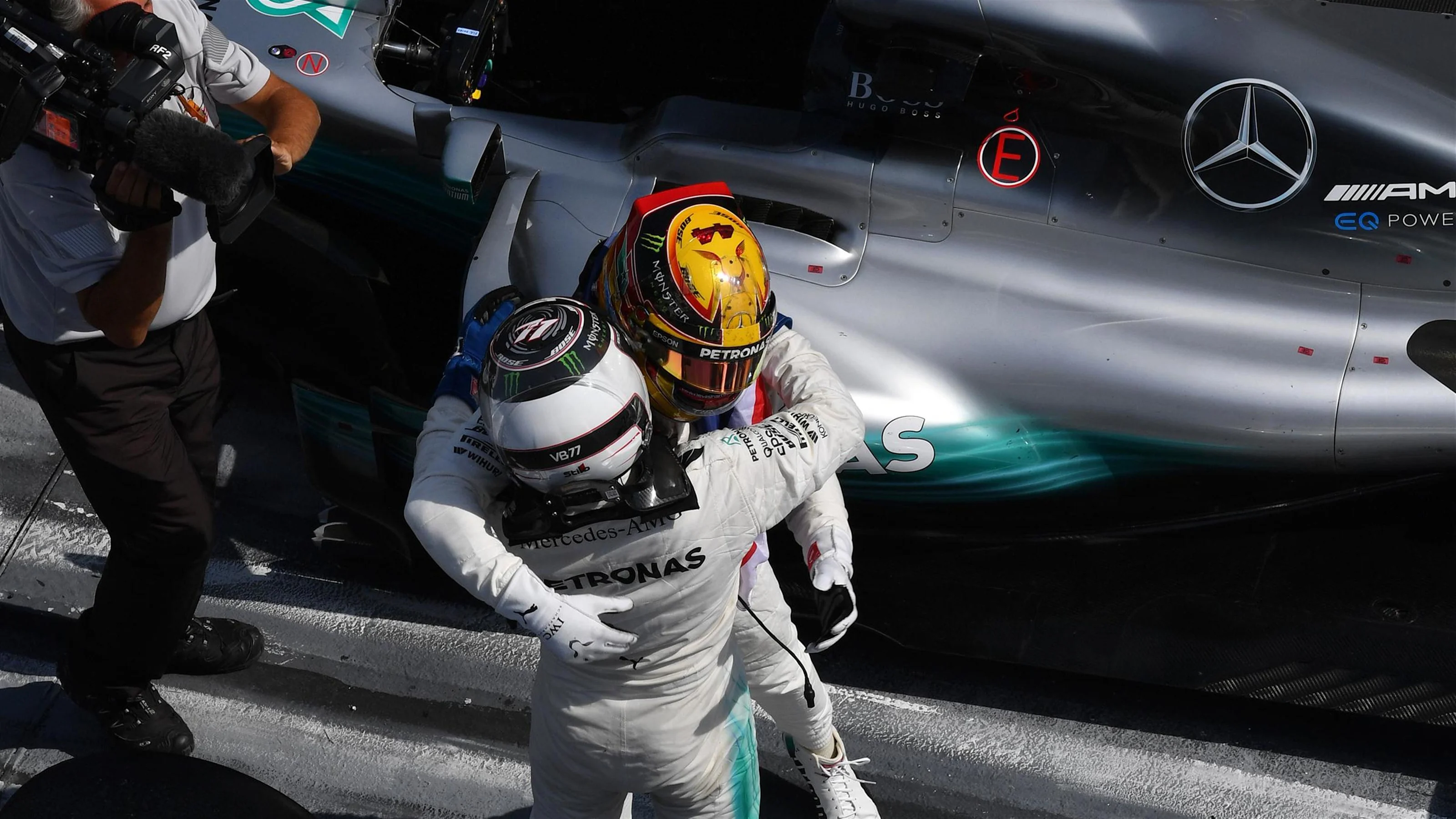 Race winner Lewis Hamilton (GBR) Mercedes AMG F1 and Valtteri Bottas (FIN) Mercedes AMG F1